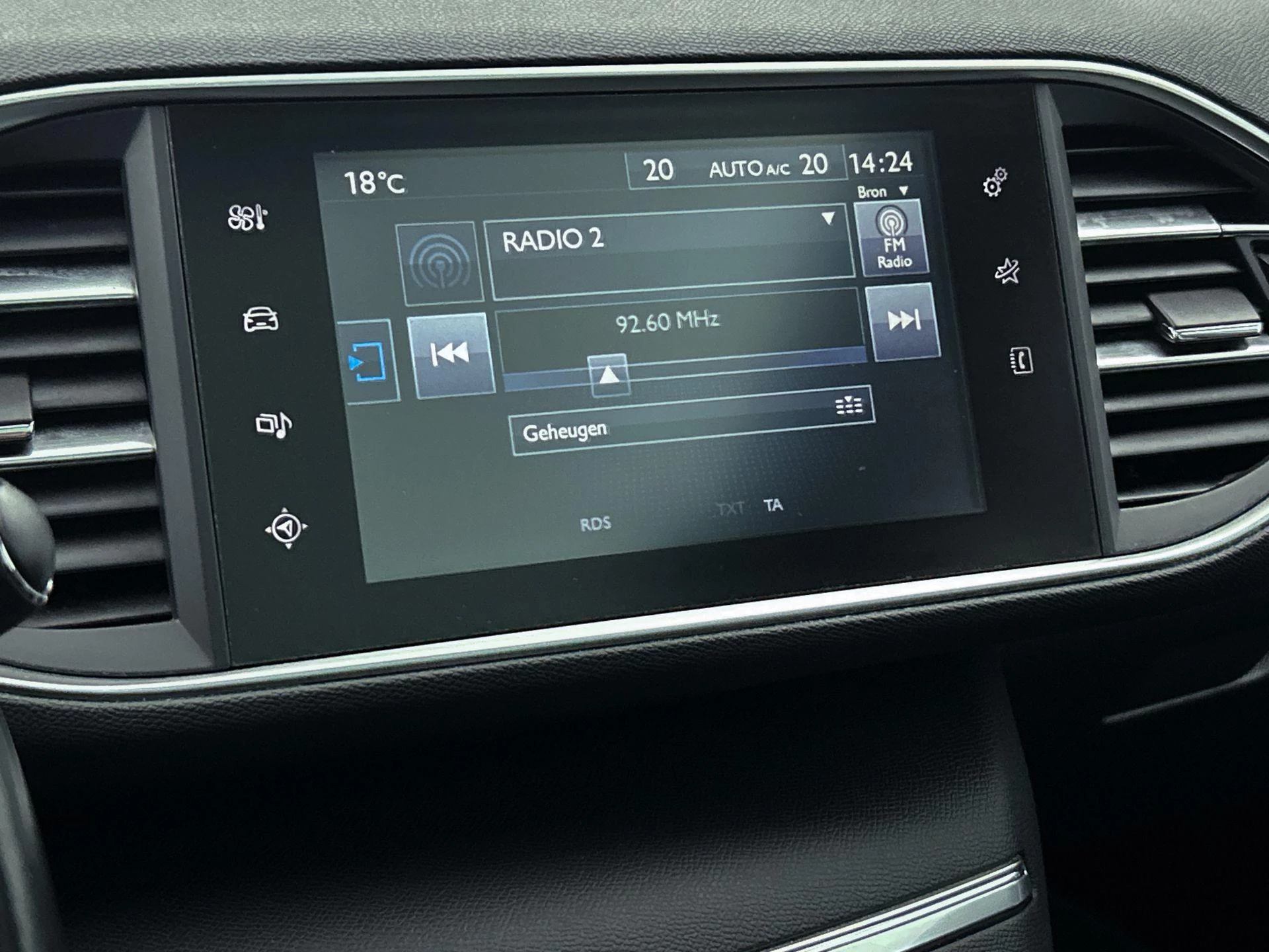 Peugeot-308-image-17