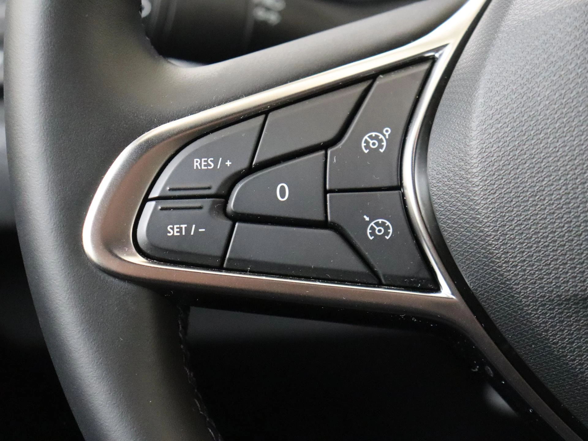 Renault-Clio-image-16