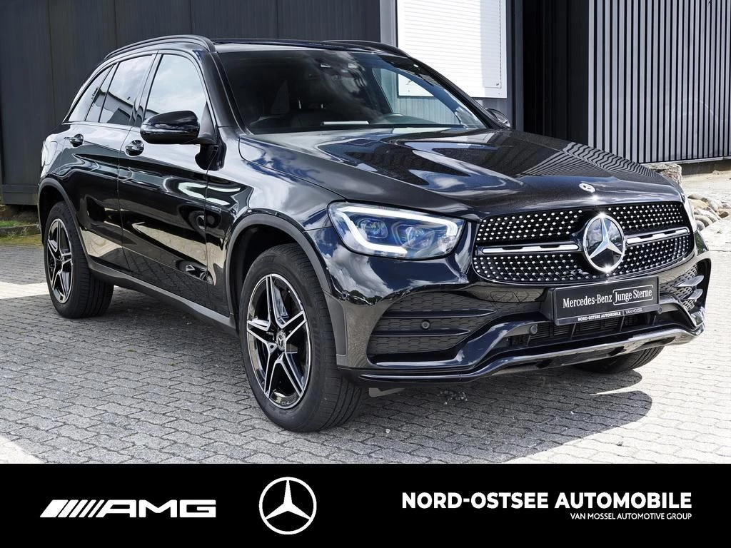 Mercedes-Benz GLC 300 de 4M AMG KAMERA PANO AHK NIGHT SOUND AMG LineX254 GLC 300 de 4M AMG KAMERA PANO AHK NIGHT SOUND AMG Line