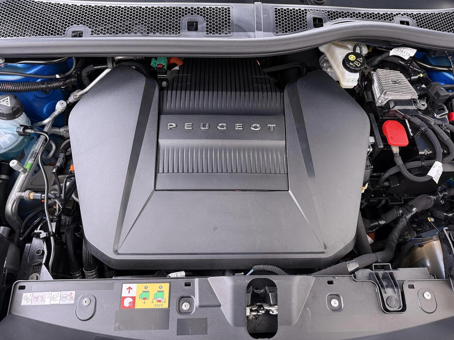 Peugeot-e-2008-image-15
