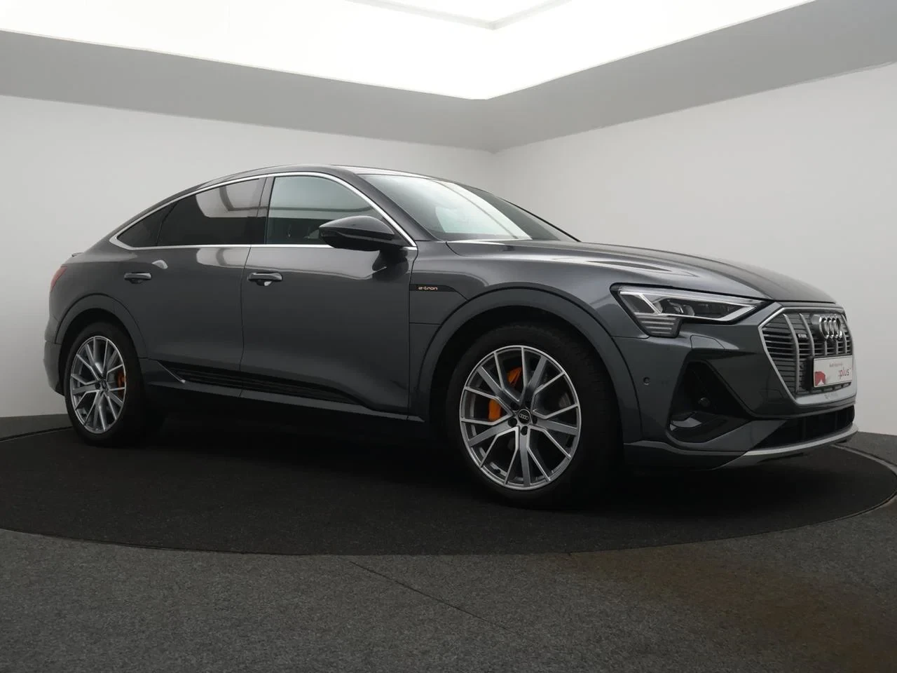 Audi e-tron Sportback Audi e-tron Sportback S-line 55 quattro 408PK *BRUINE LEDER*NAVI*APP CONNECT*BLTH*CRUISE*SPORTZETELS*CAMERA*ZETELVERWARMING*...