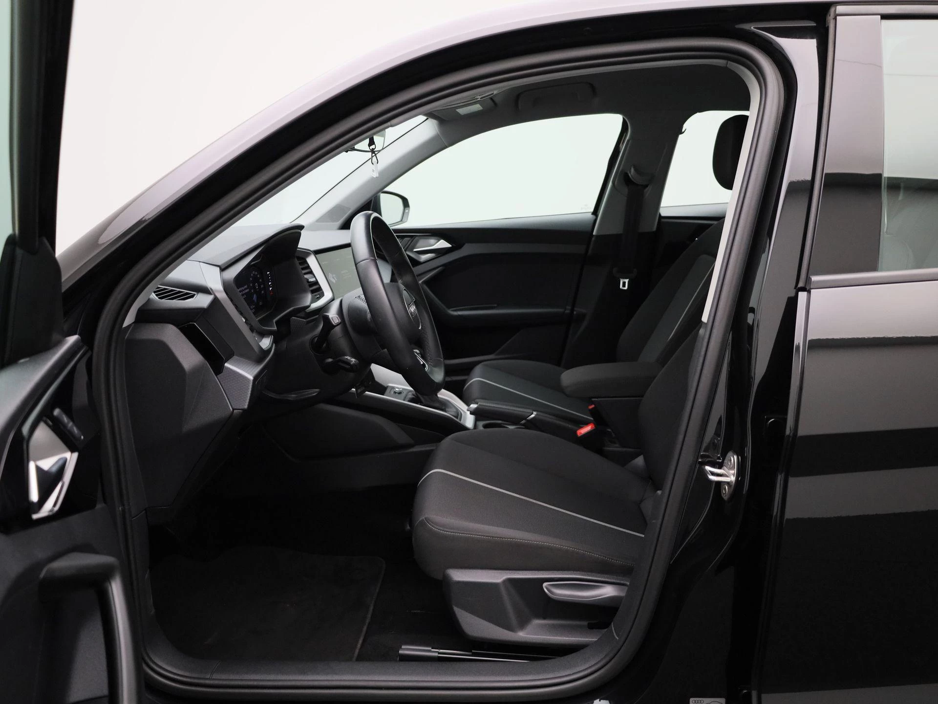 Audi-A1 Sportback-image-8