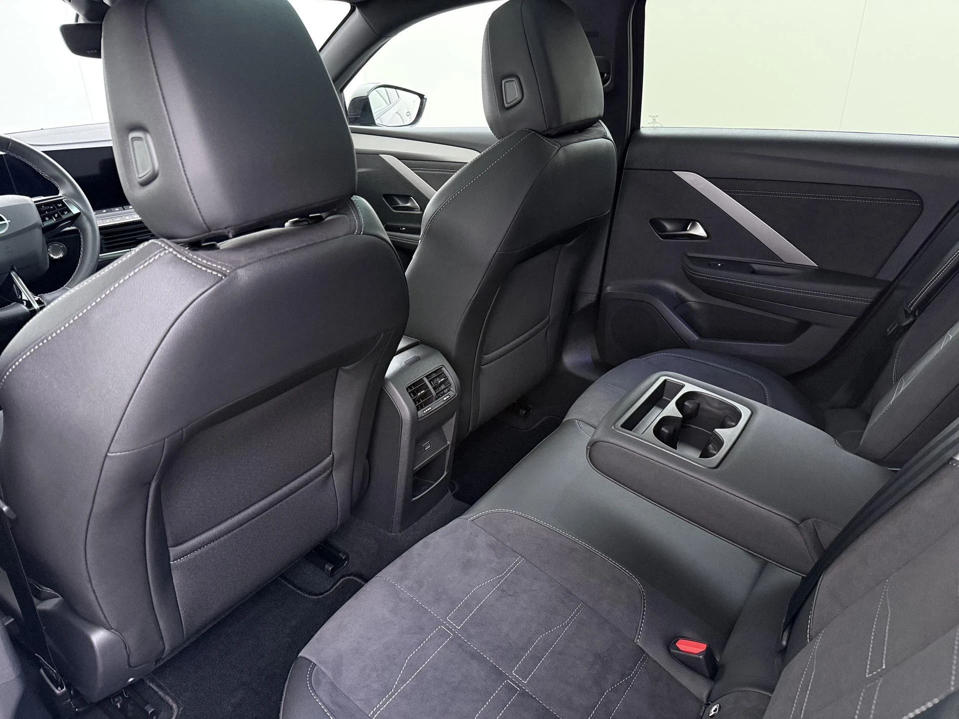 Opel-Astra-image-17