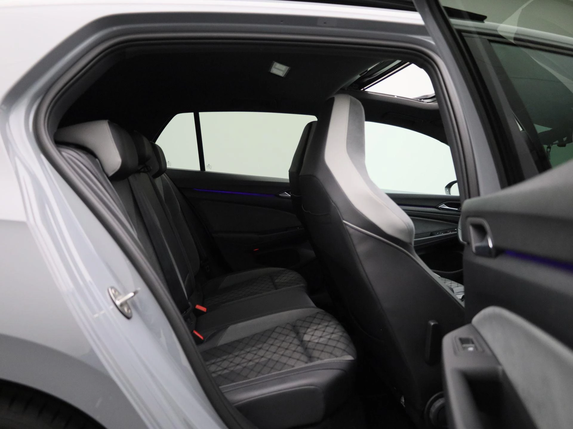Volkswagen Golf 2.0 TSI R-Line