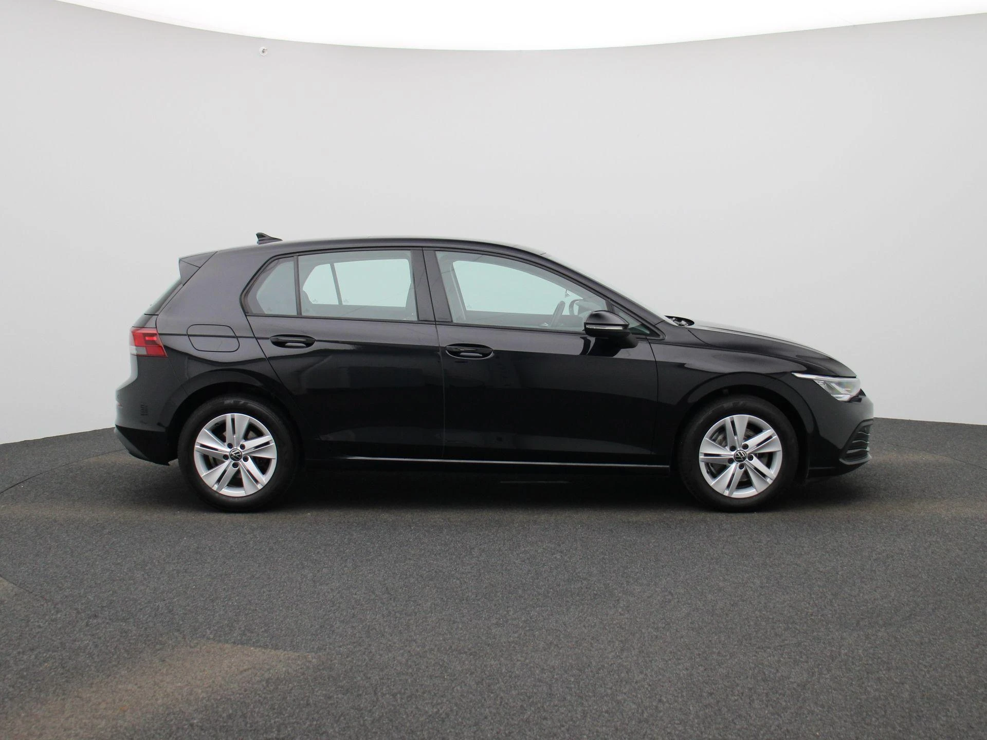 Volkswagen-Golf-image-5