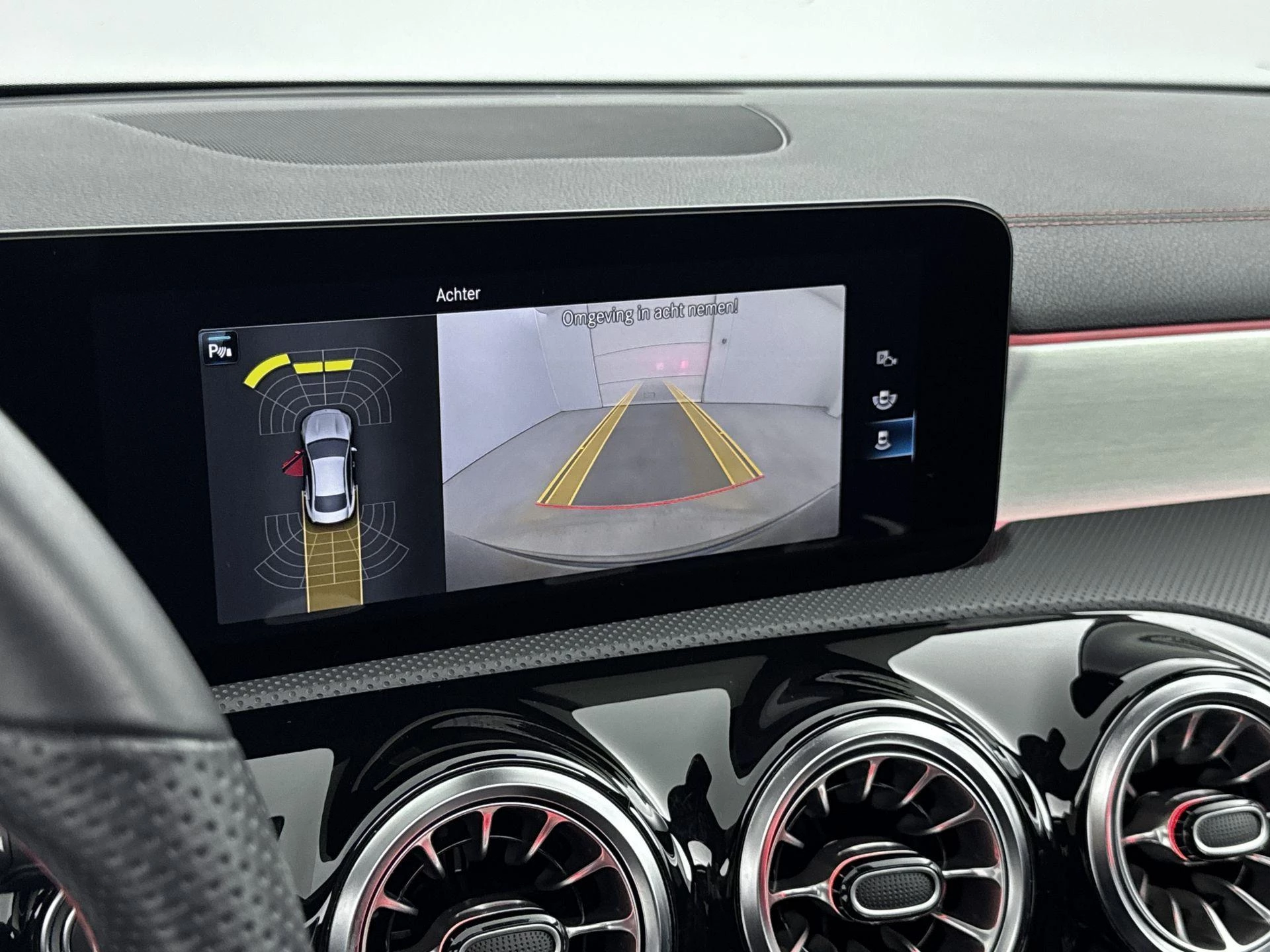 Mercedes-Benz-CLA-image-10