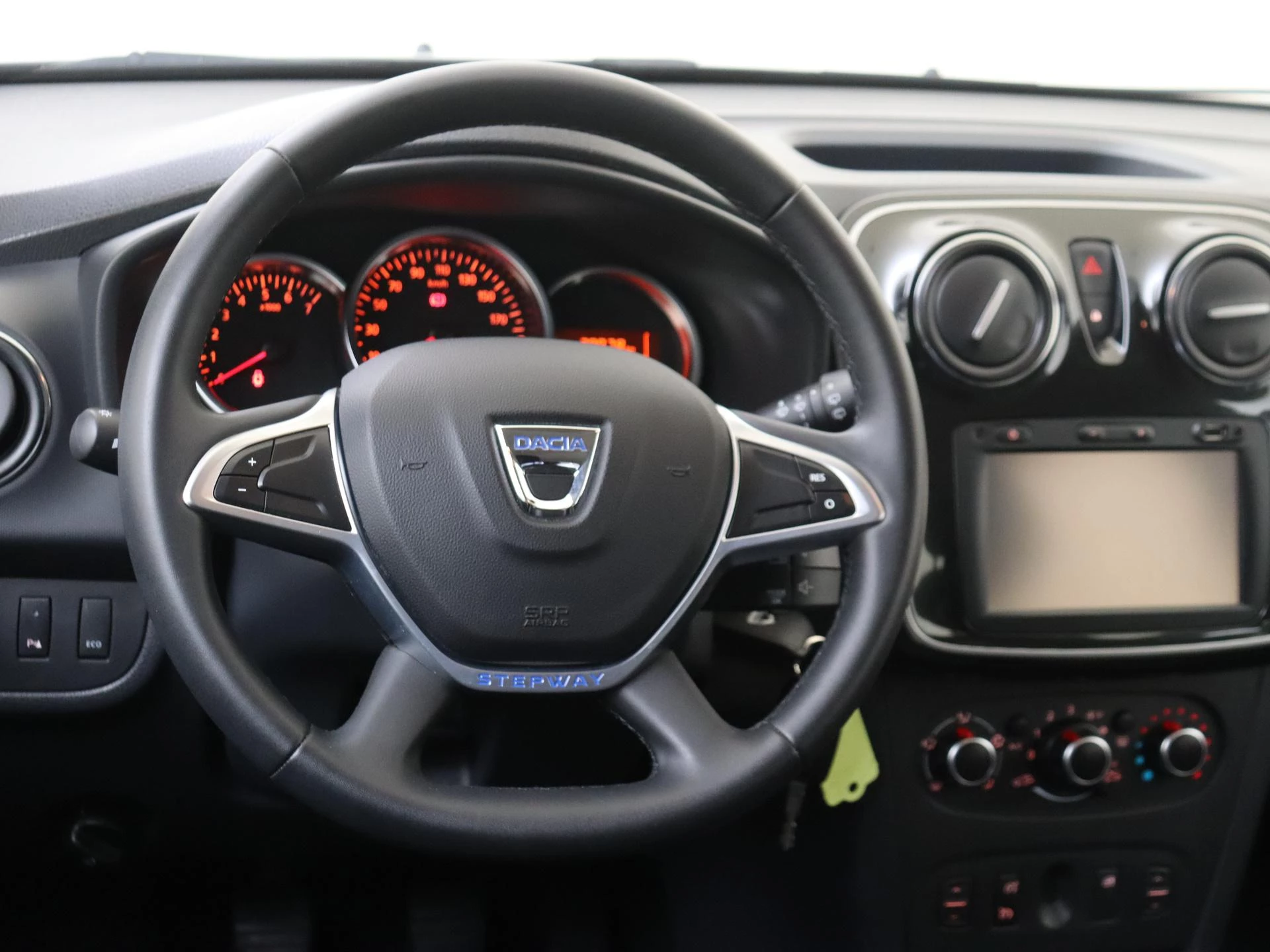 Dacia-Sandero Stepway-image-9