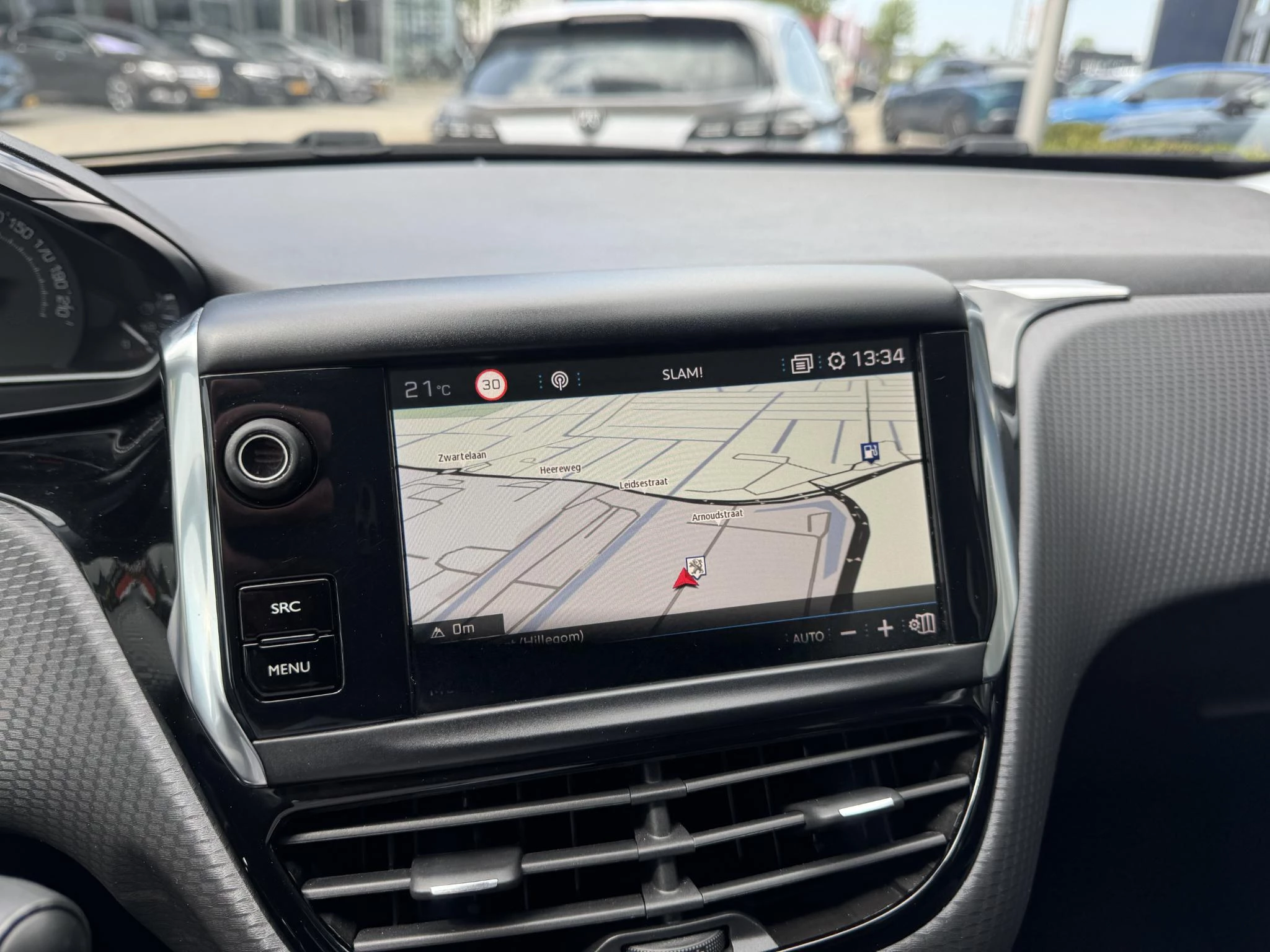 Peugeot-208-image-18