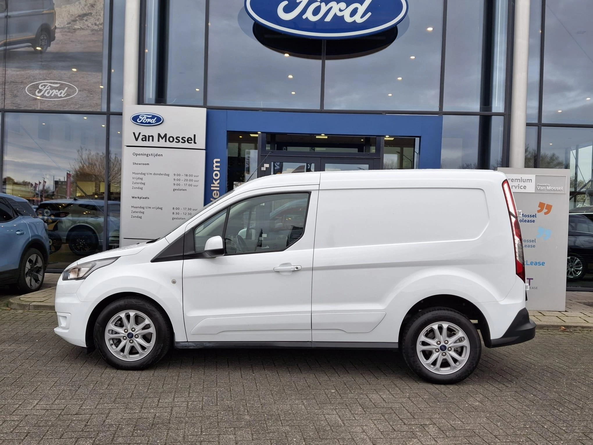 Ford-Transit Connect-image-1