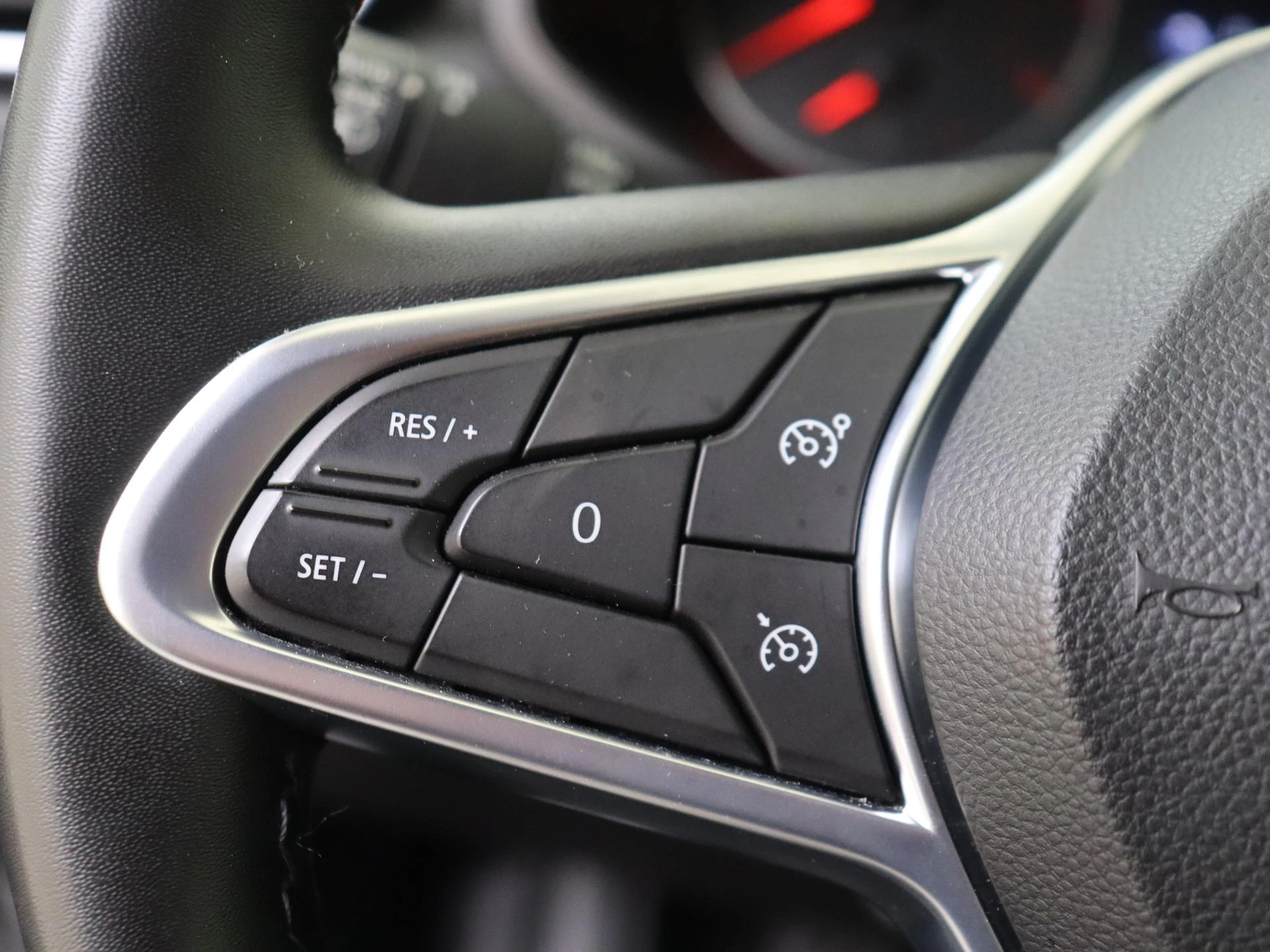 Renault-Clio-image-11