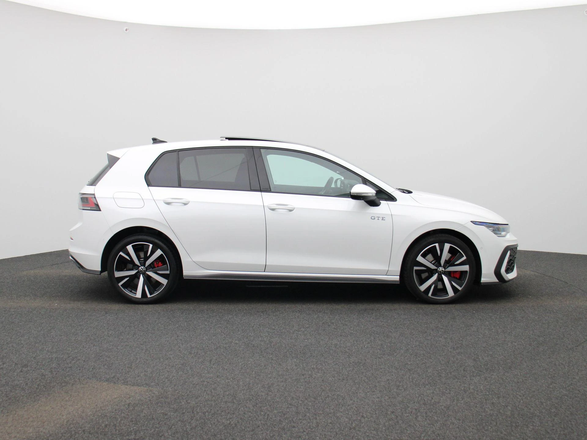 Volkswagen-Golf-image-5
