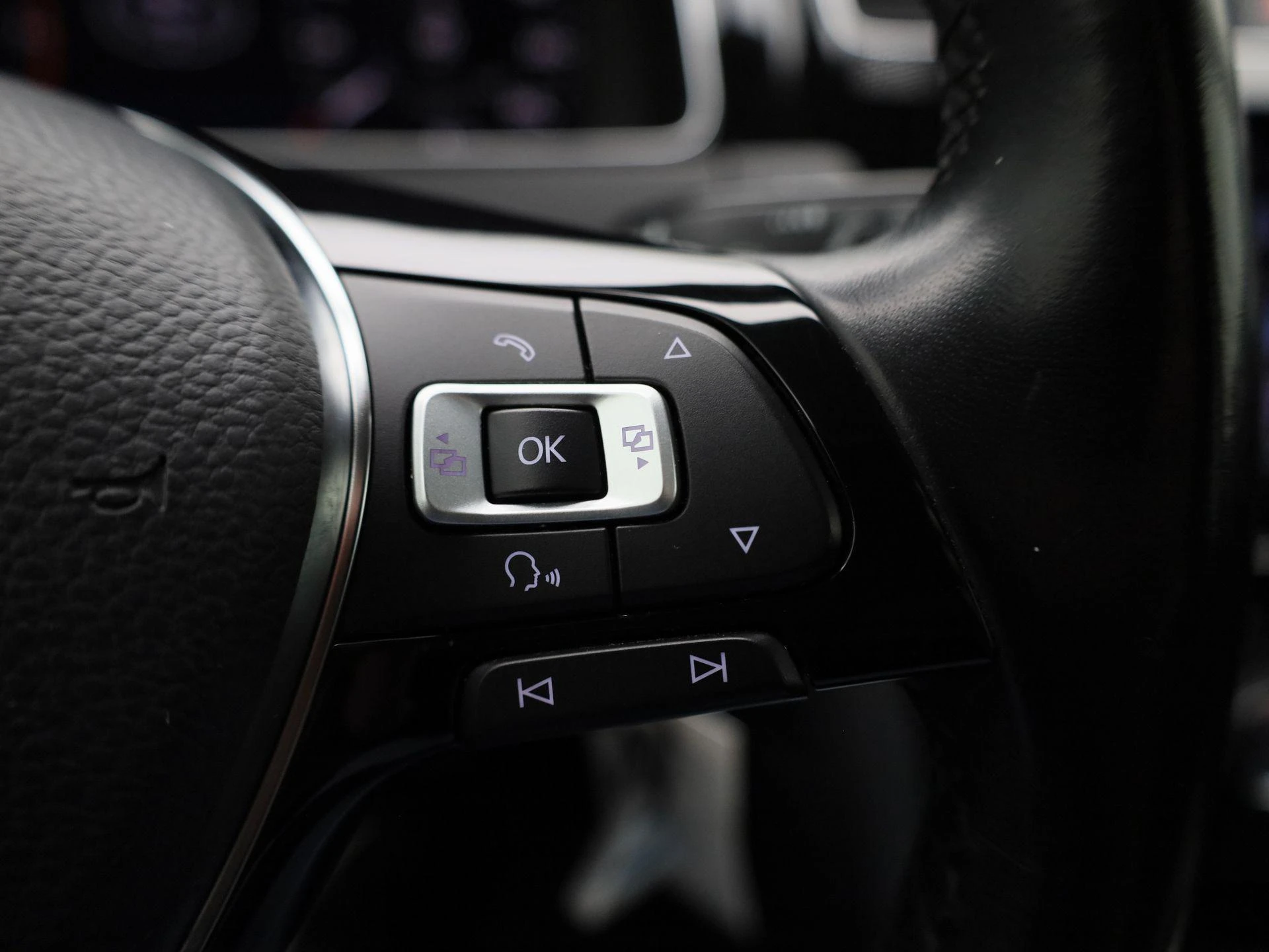 Volkswagen-Golf-image-15