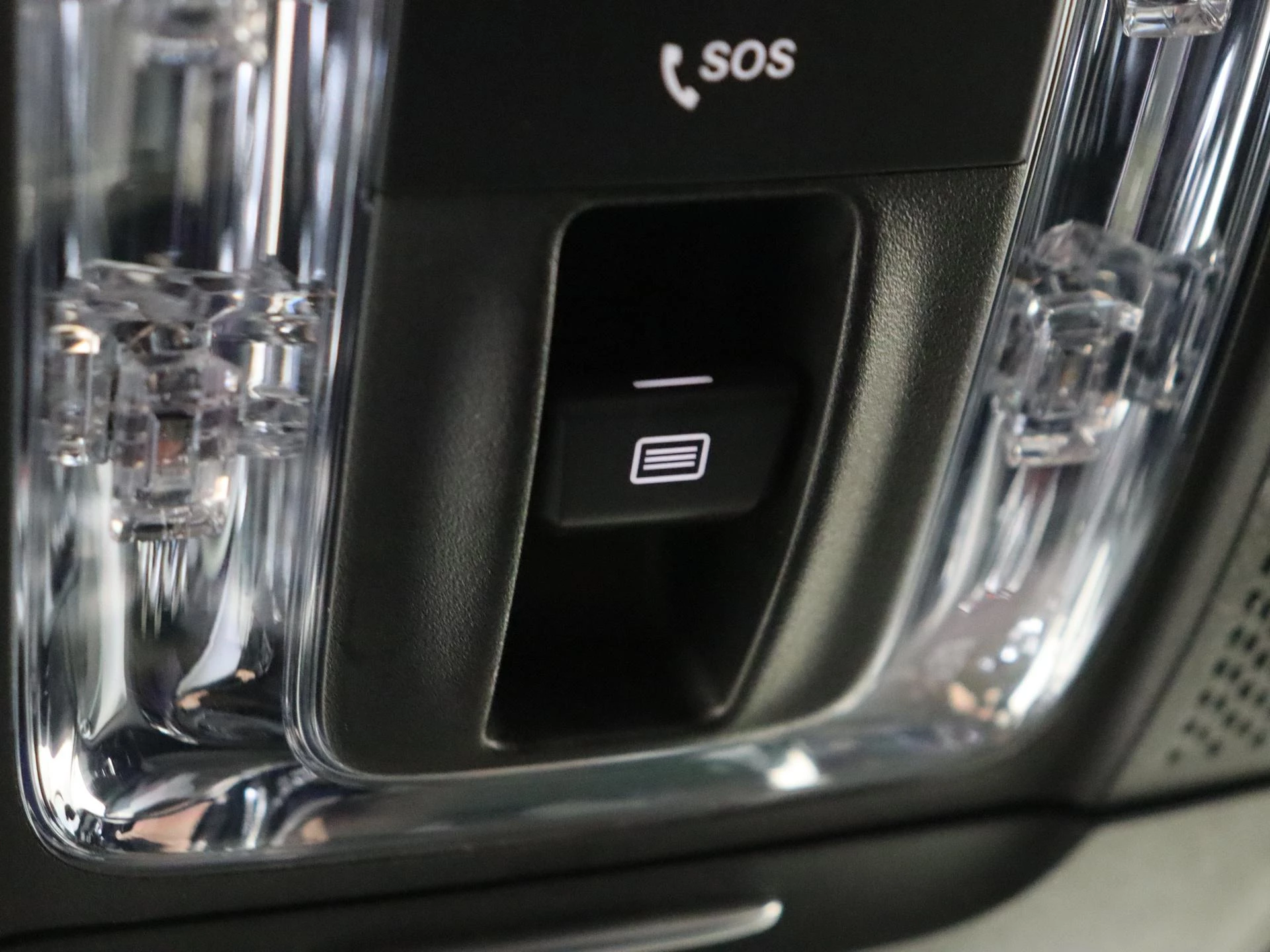 Mercedes-Benz-GLA-image-23