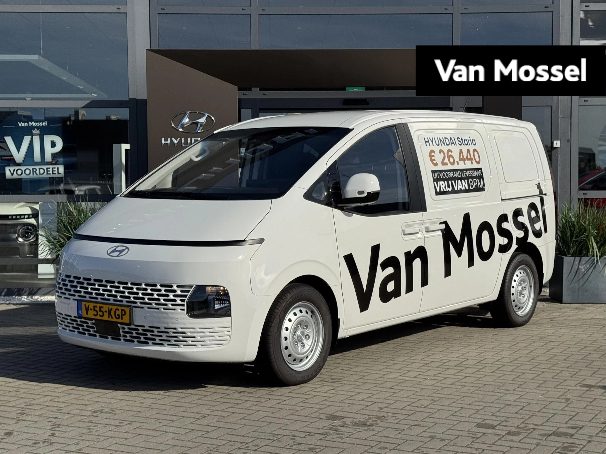 Hyundai-Staria-image-0