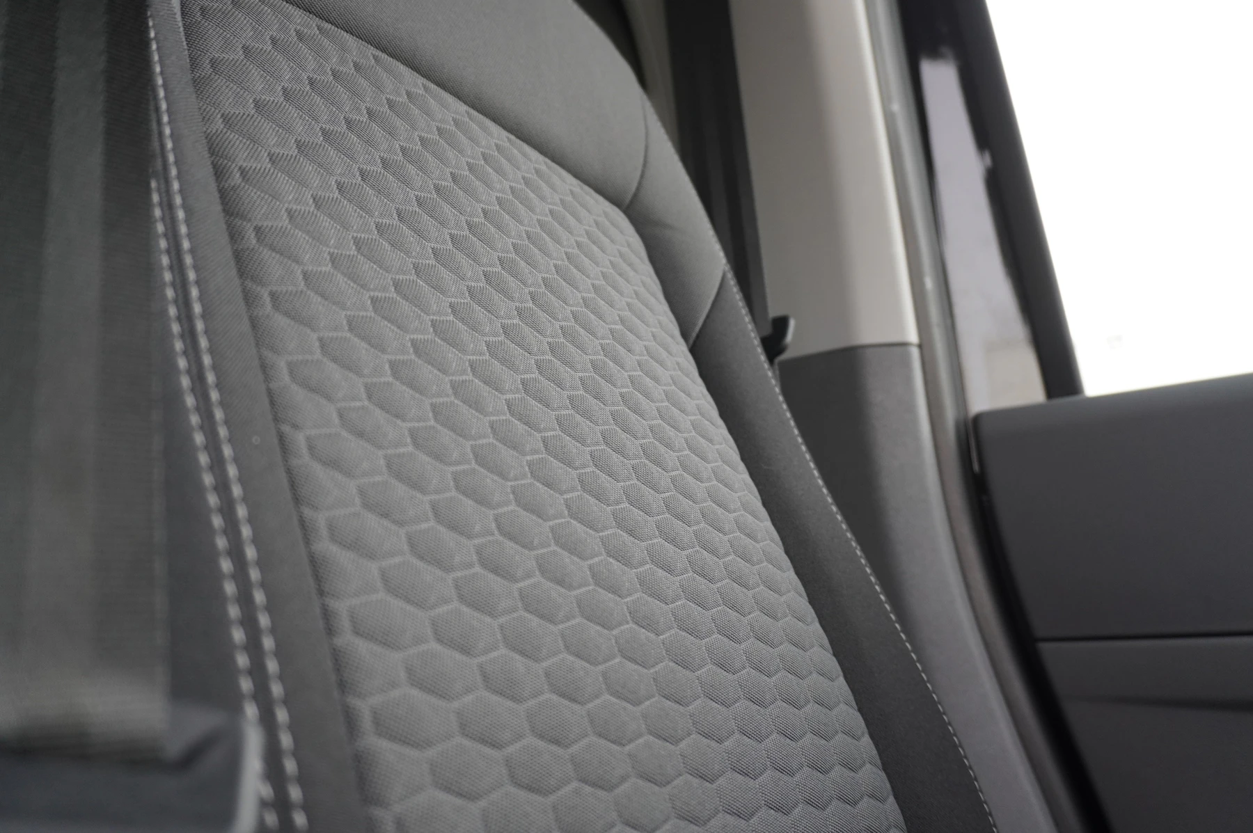 Volkswagen-Transporter-image-42