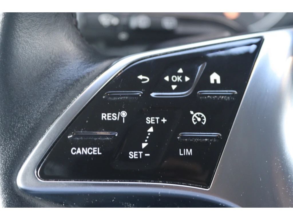 Mercedes-Benz-Vito-image-12