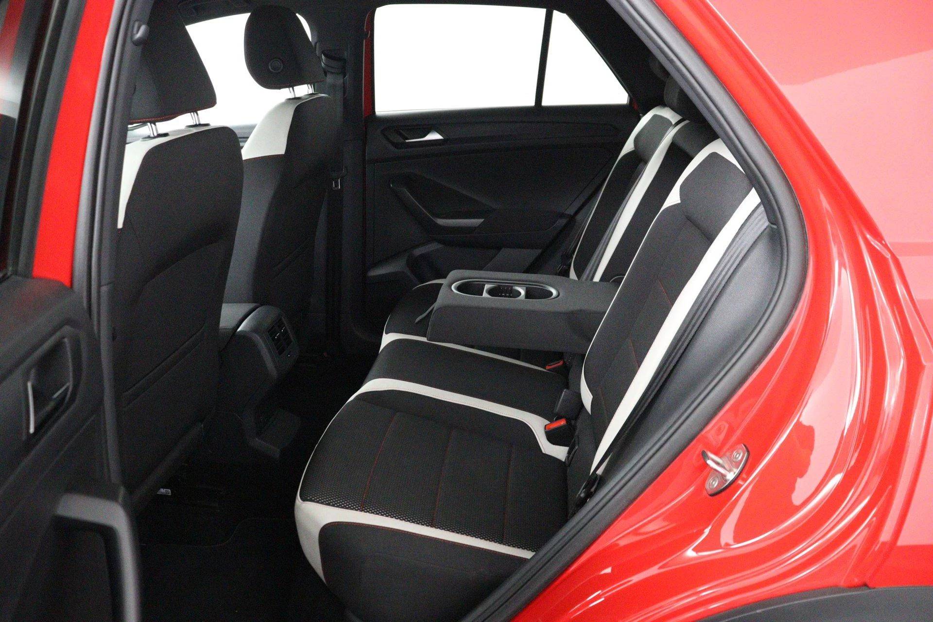 Volkswagen-T-Roc-image-32