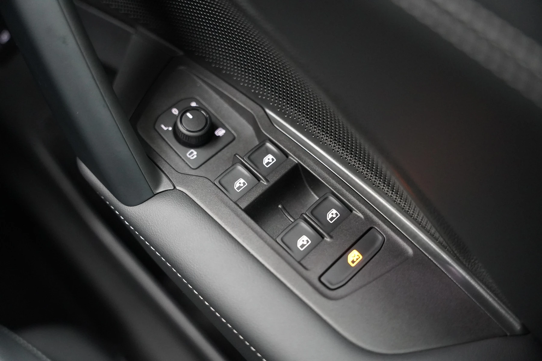 Volkswagen-Tiguan-image-20