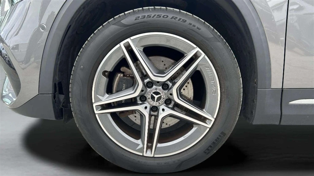 Mercedes-Benz-GLA-image-8
