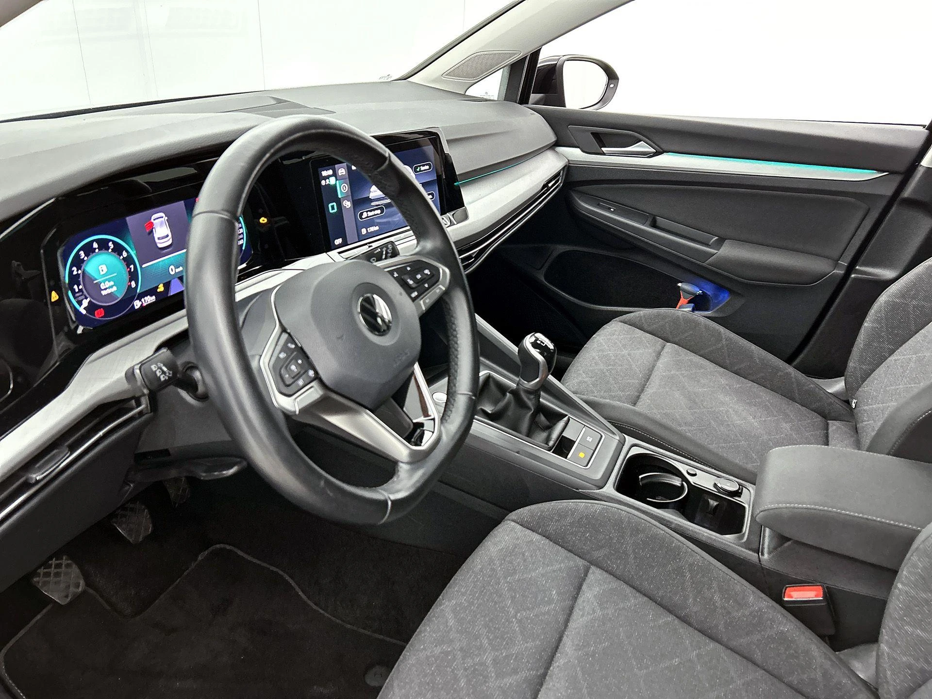 Volkswagen-Golf-image-19