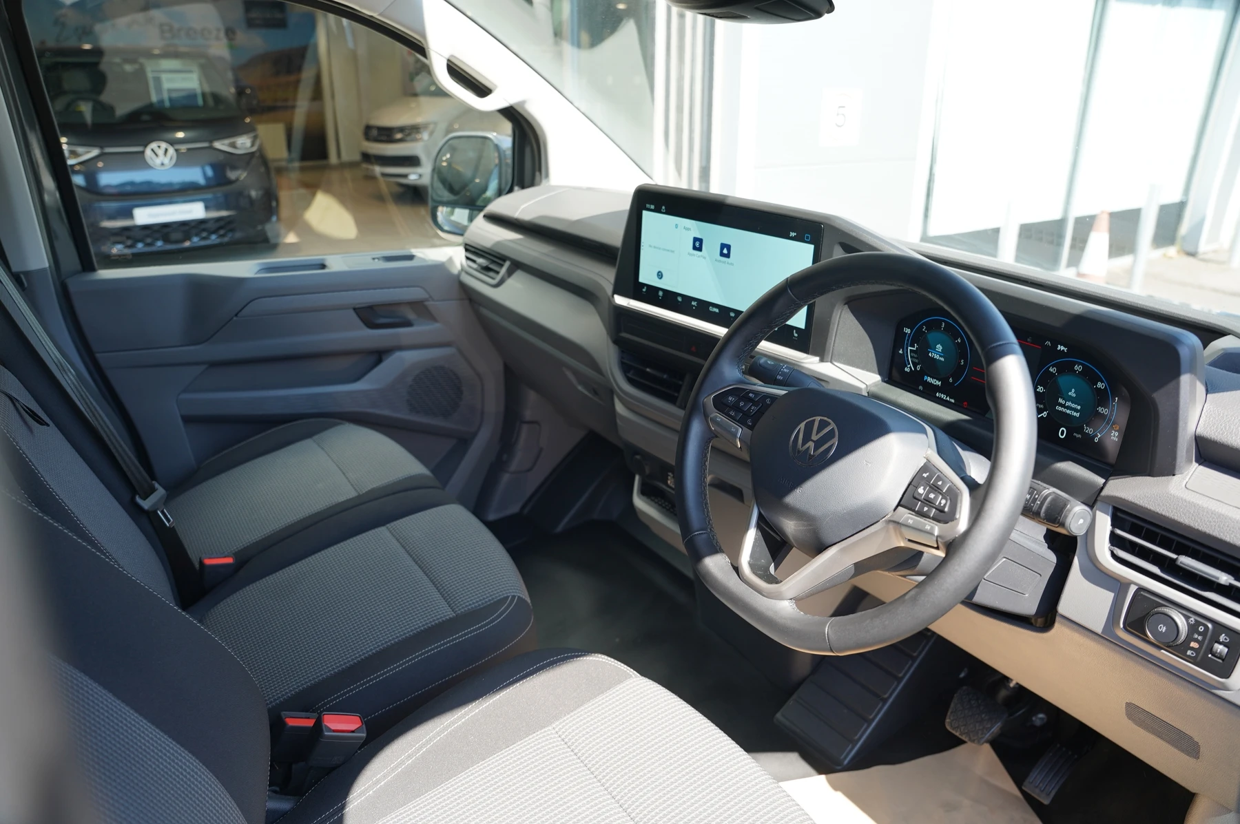 Volkswagen-Transporter-image-5