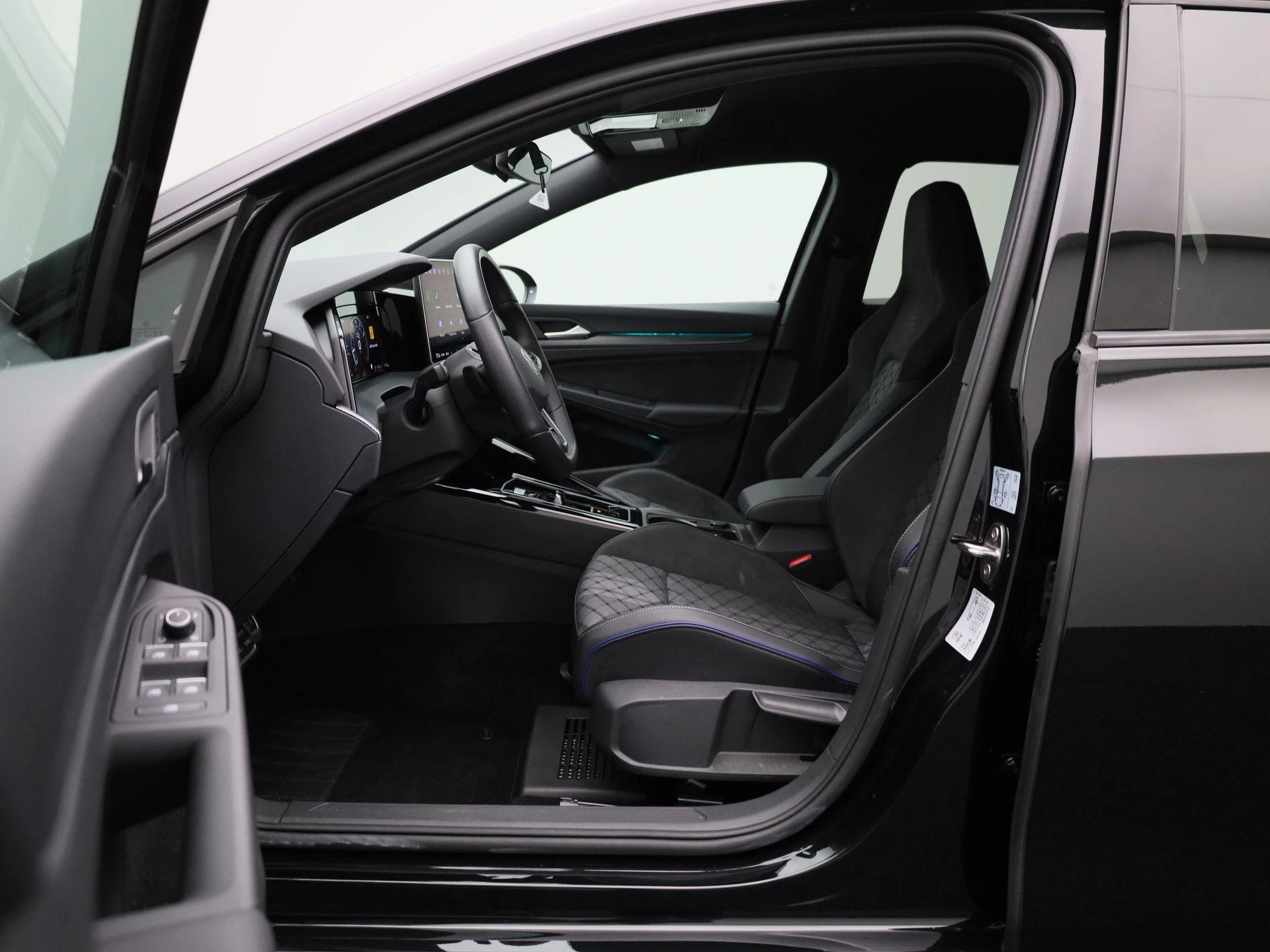 Volkswagen Golf 1.5 eTSI R-Line Edition
