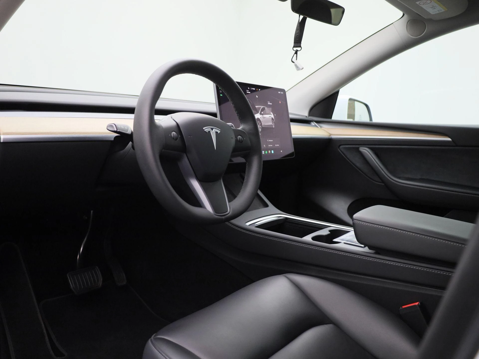 Tesla-Model Y-image-32