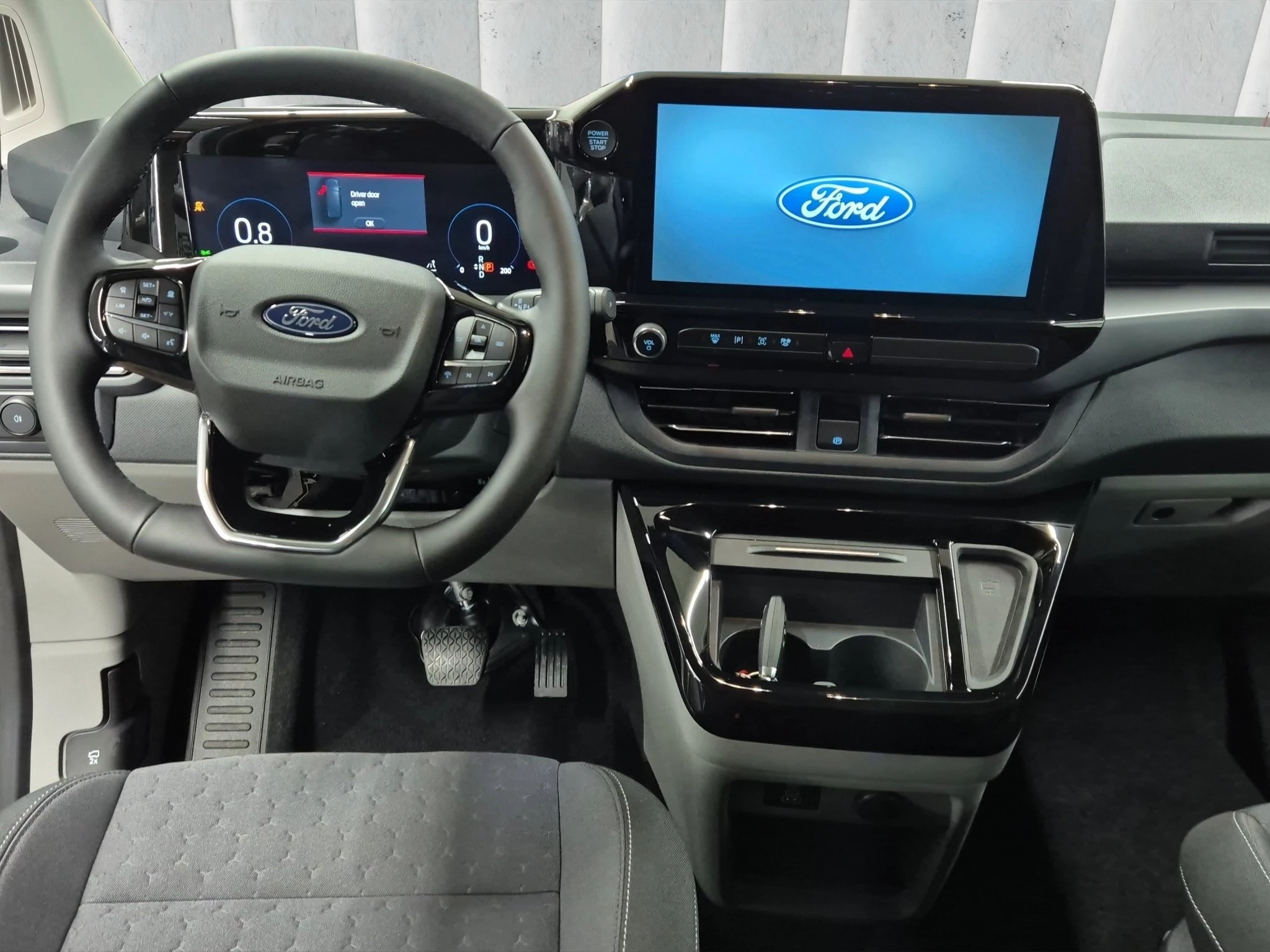 Ford Tourneo Custom Titanium 2.0 EcoBlue 125kW 320 L1 Auto FWD Van. 4-türig