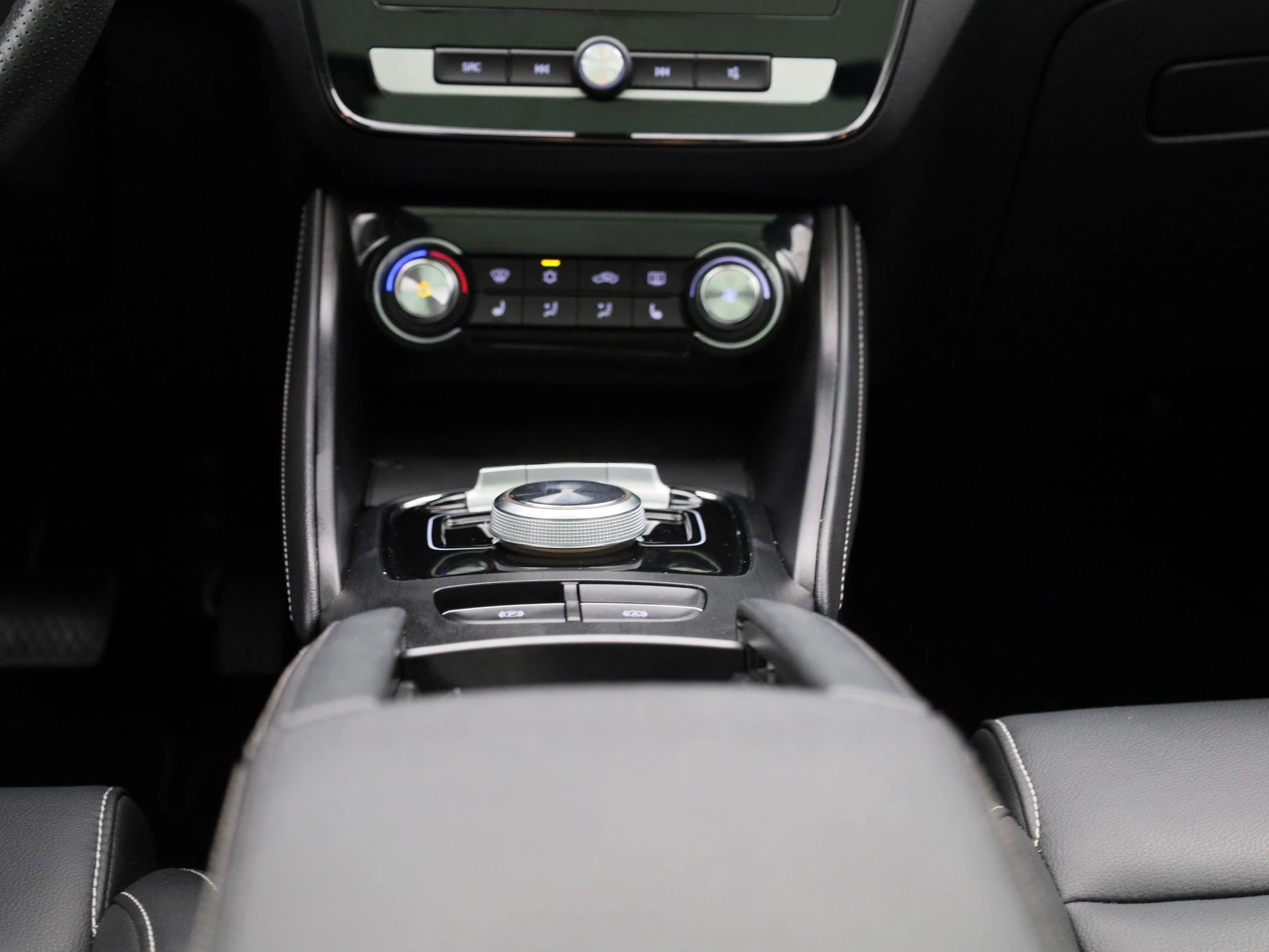 MG-ZS EV-image-9