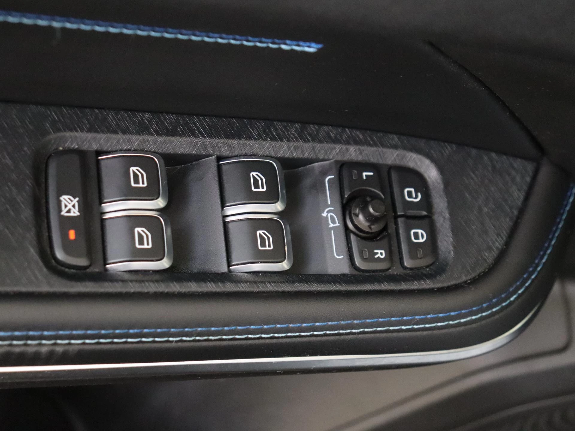 Lynk & Co-01-image-24