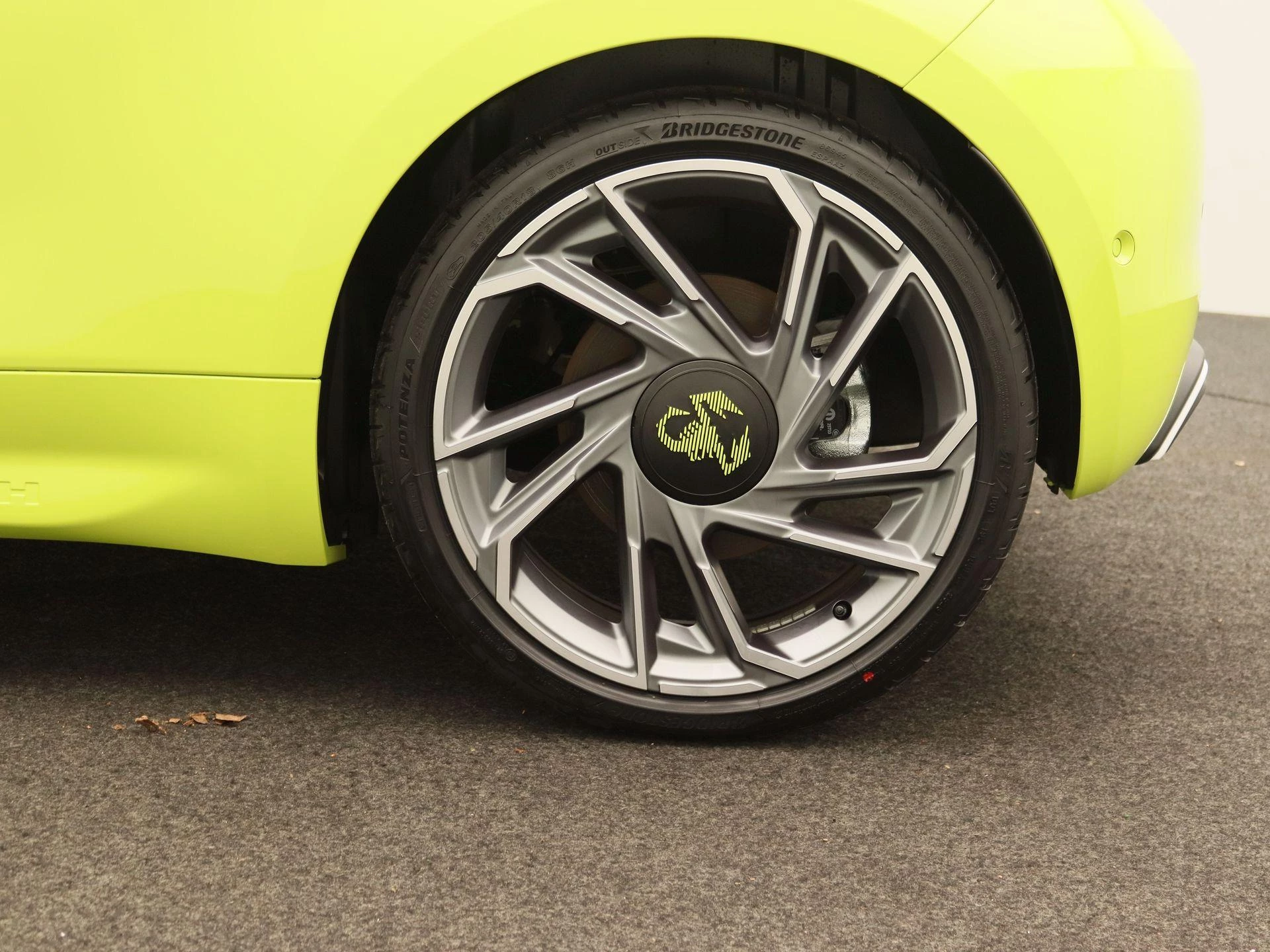 Abarth-500e-image-17