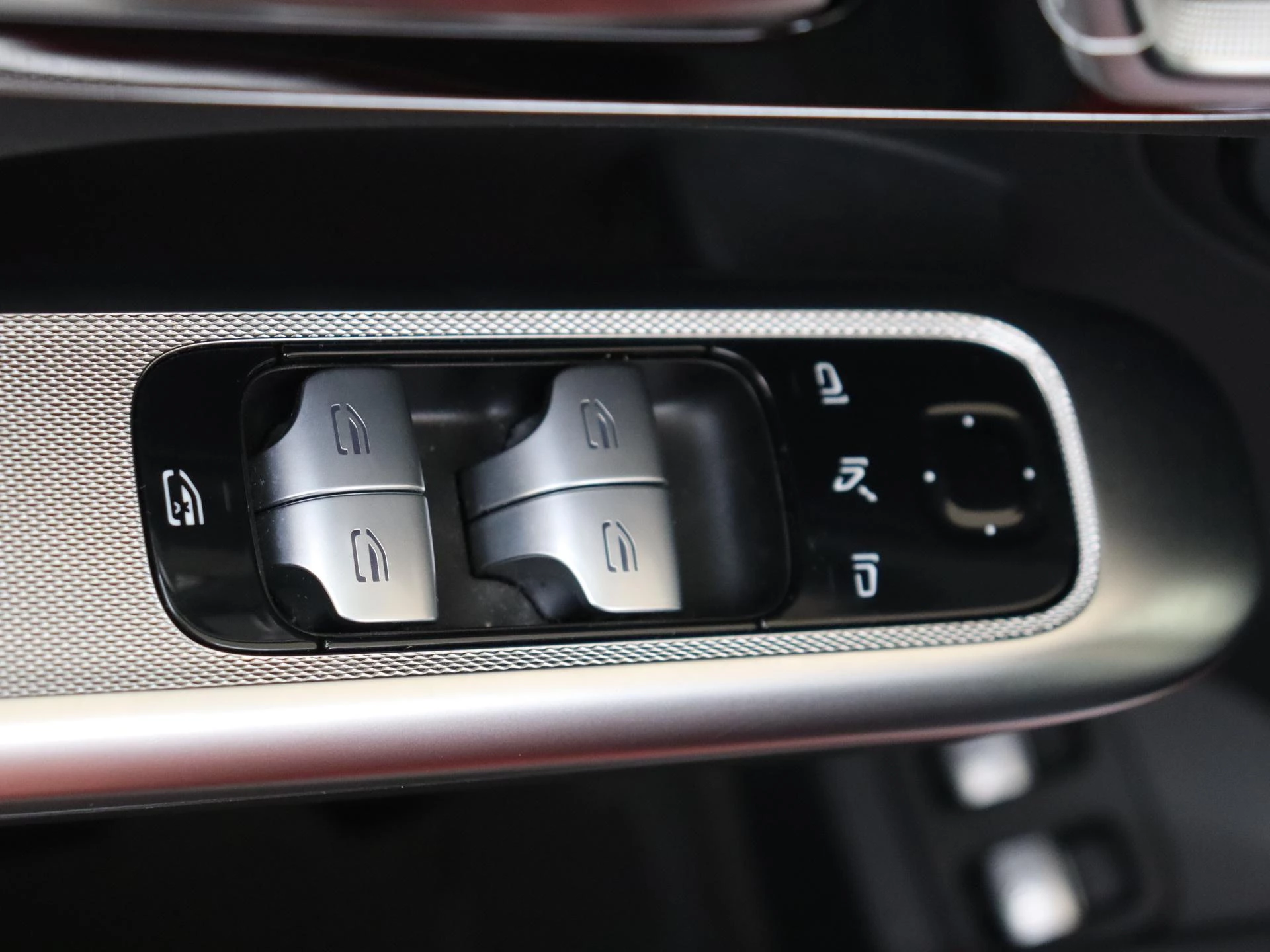 Mercedes-Benz-GLC-image-29