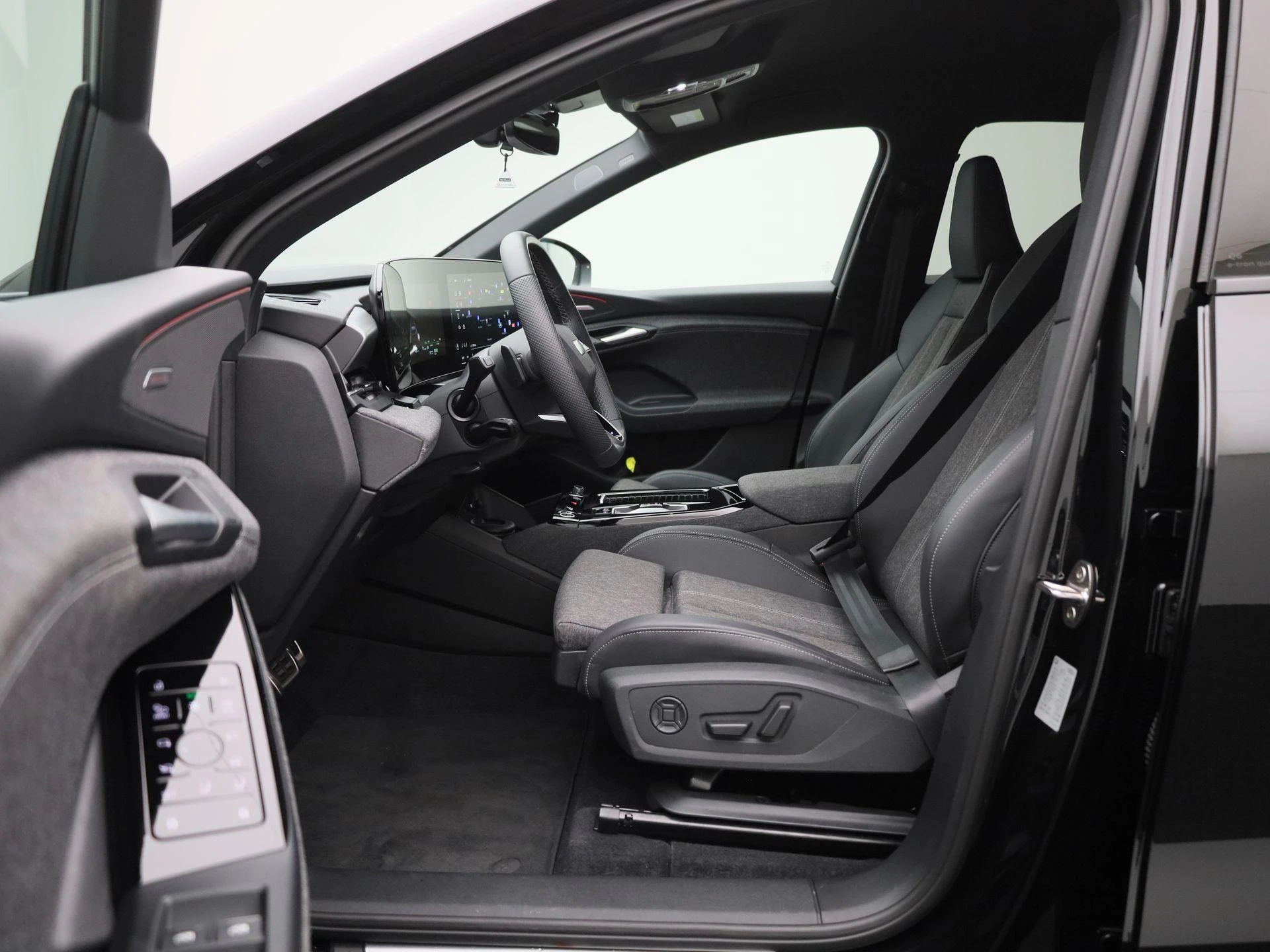 Audi-Q6 e-tron-image-10