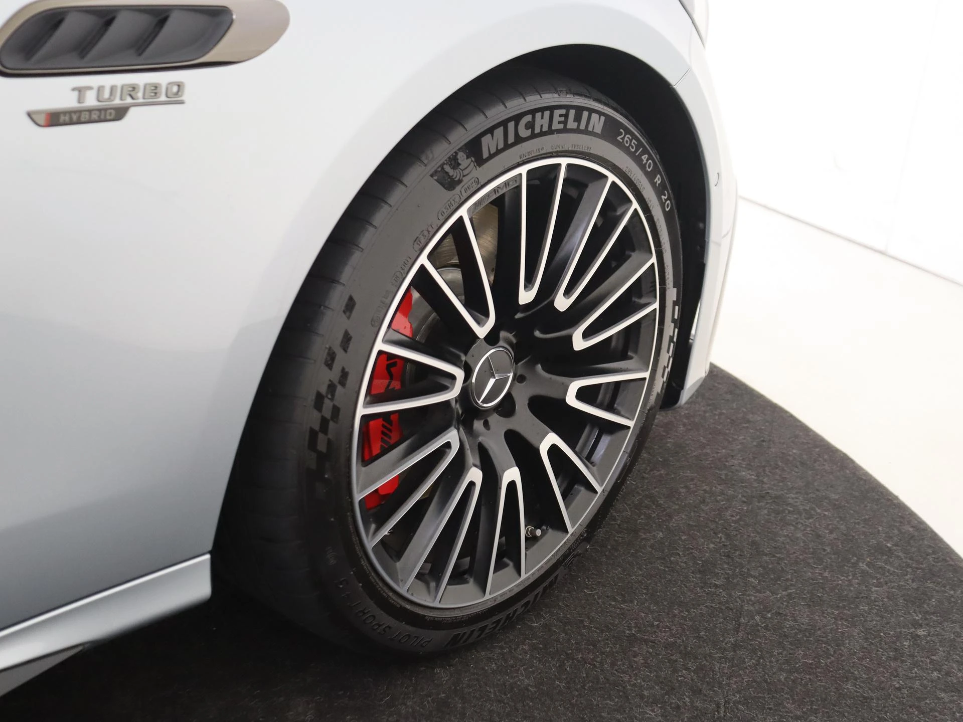 Mercedes-Benz-E-Klasse-image-11
