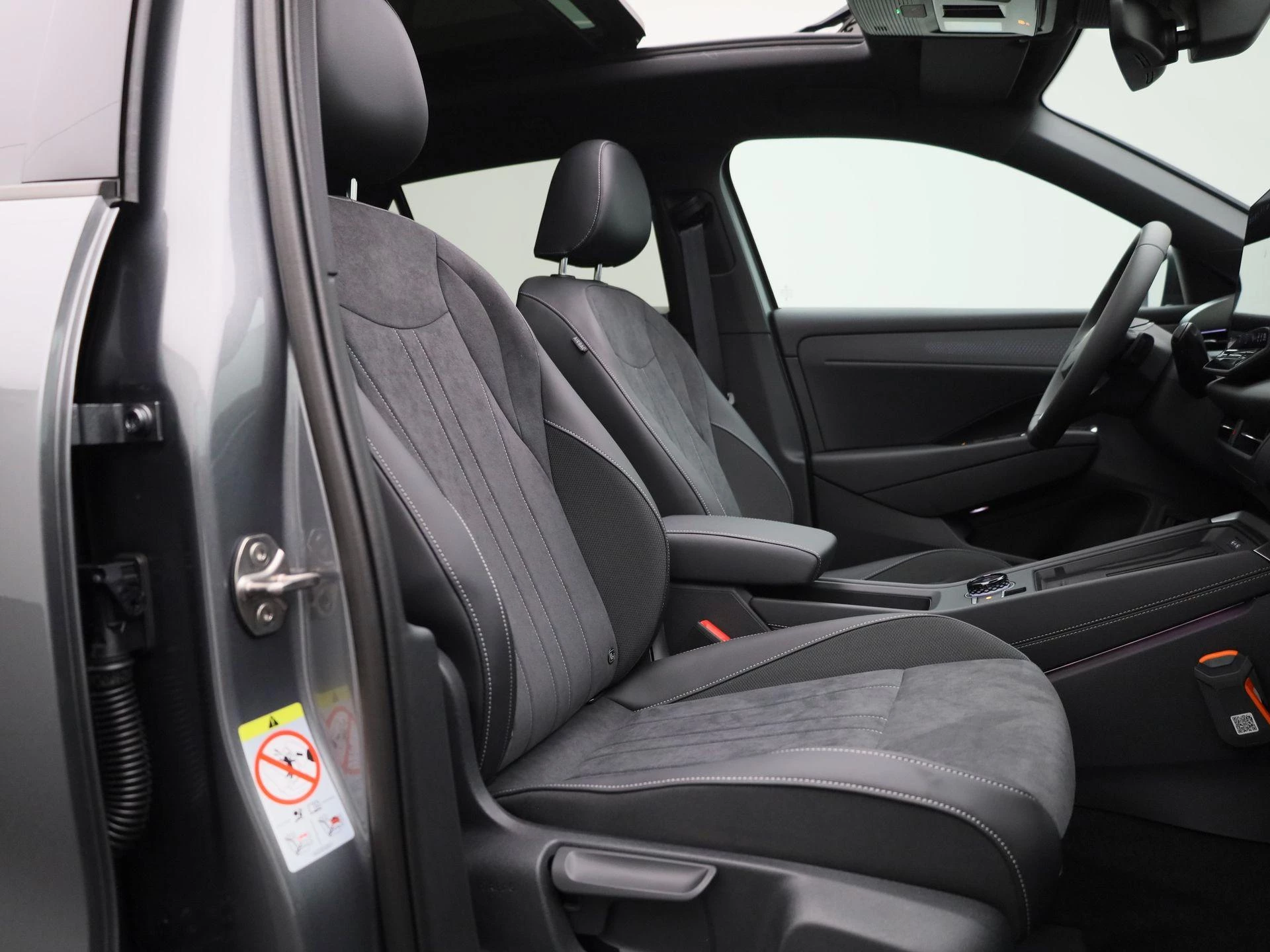 Volkswagen T-Roc 1.5 eTsi Style First Edition