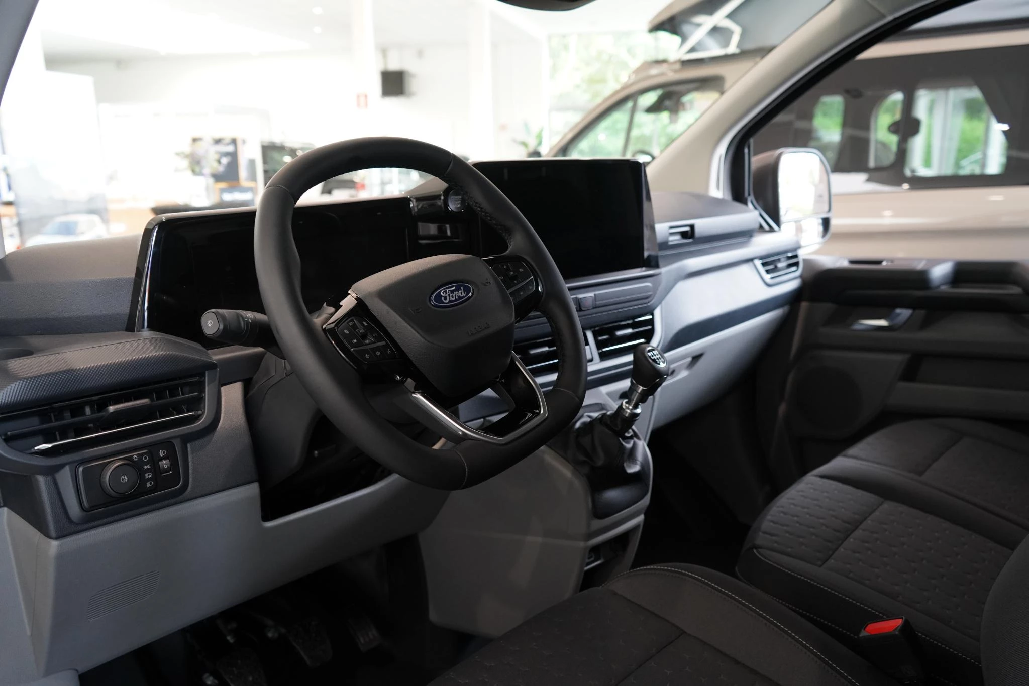 Ford-Transit Custom-image-7