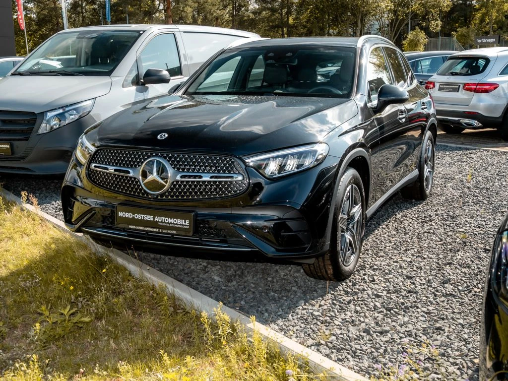 Mercedes-Benz-GLC 300 d-image-7