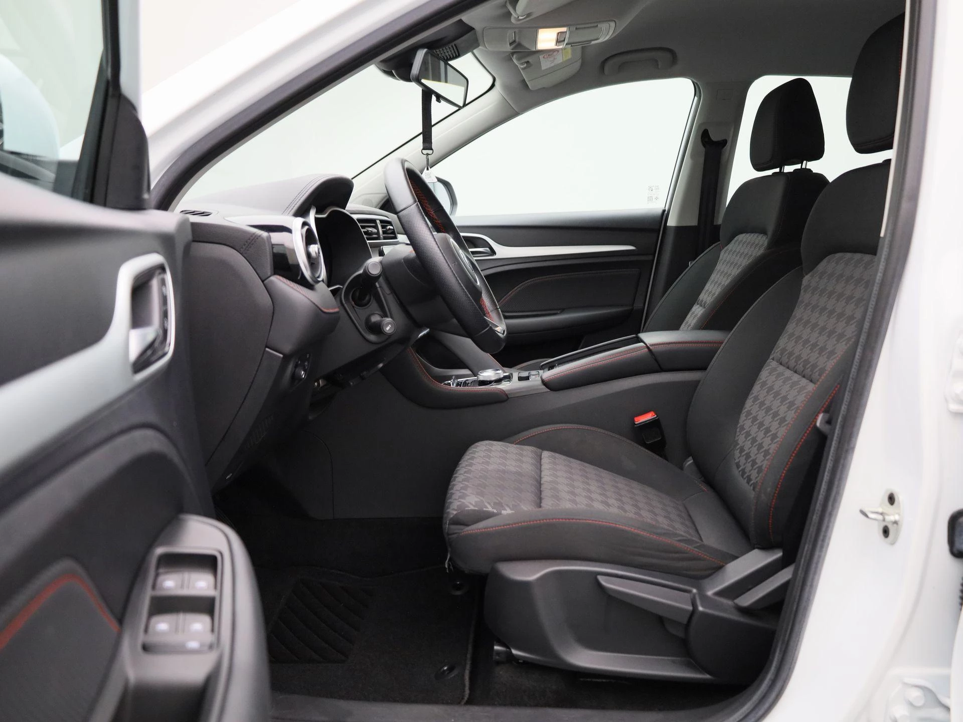 MG-ZS EV-image-11