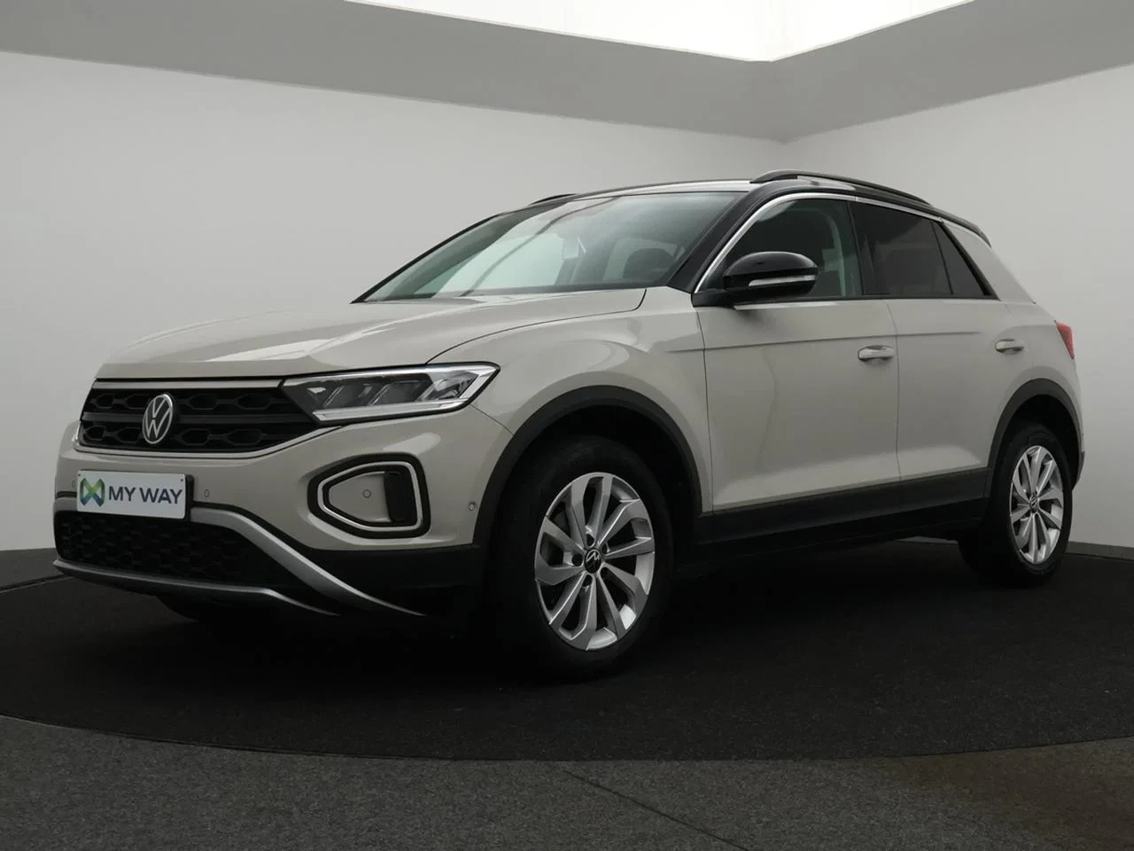 Volkswagen-T-Roc-image-0