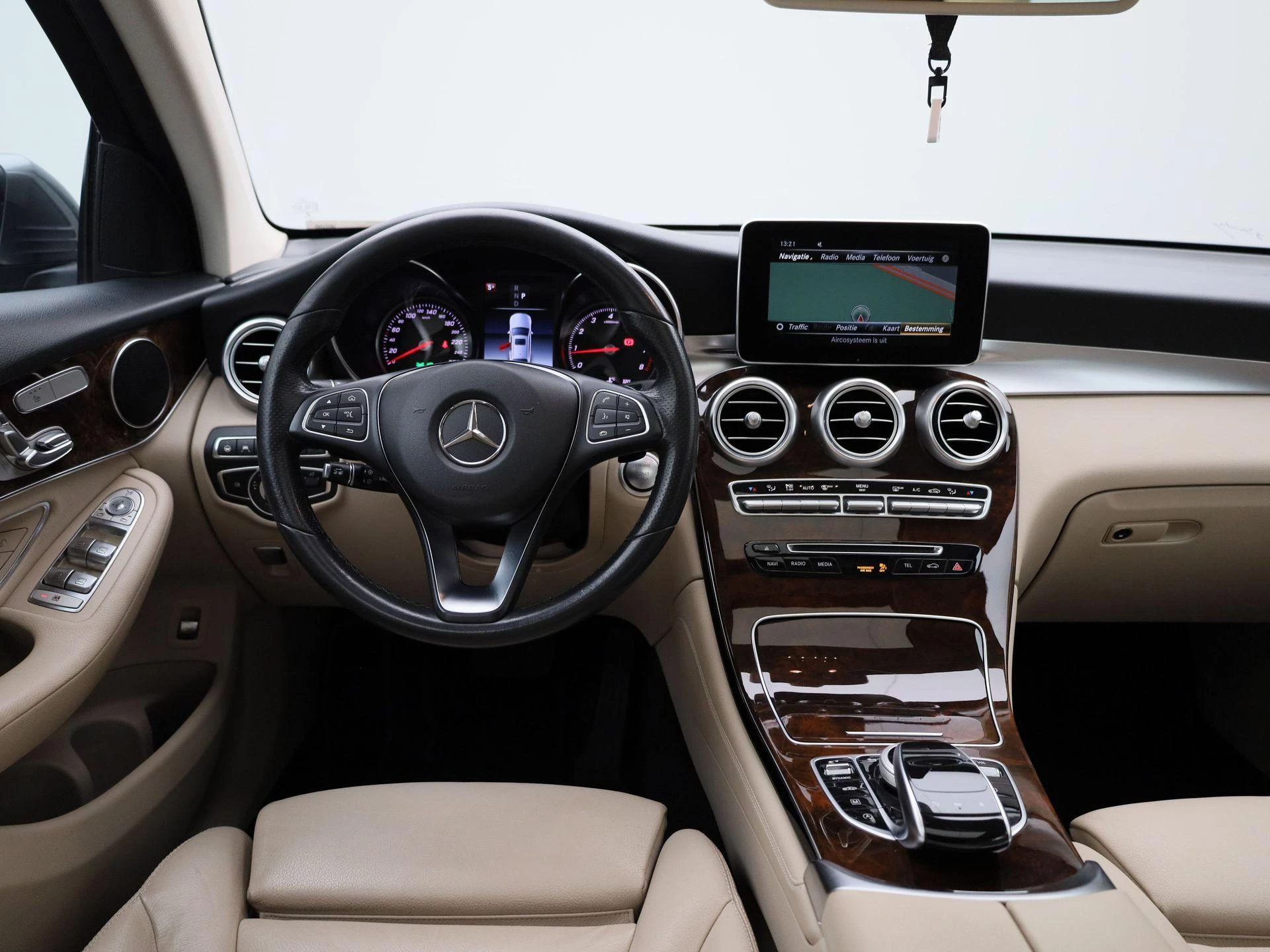 Mercedes-Benz-GLC-image-6