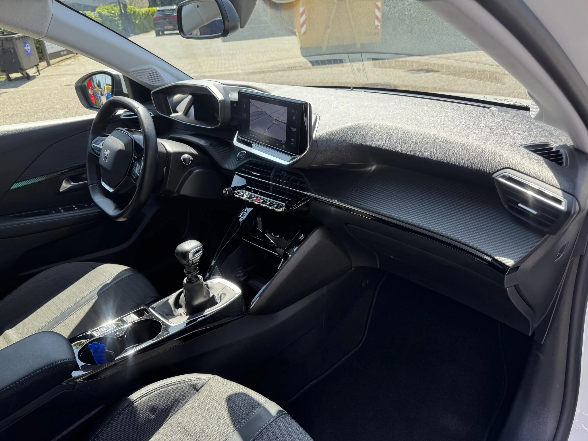 Peugeot-208-image-15