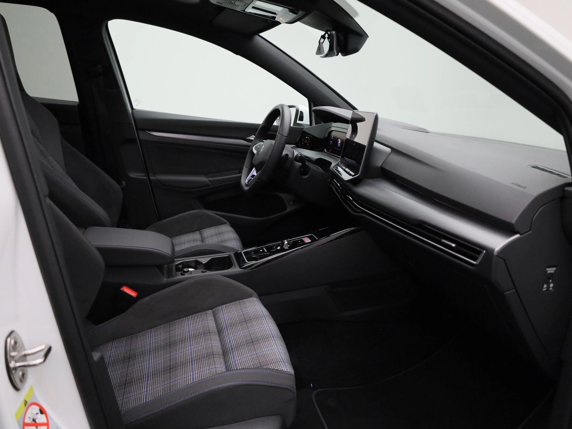Volkswagen-Golf-image-41