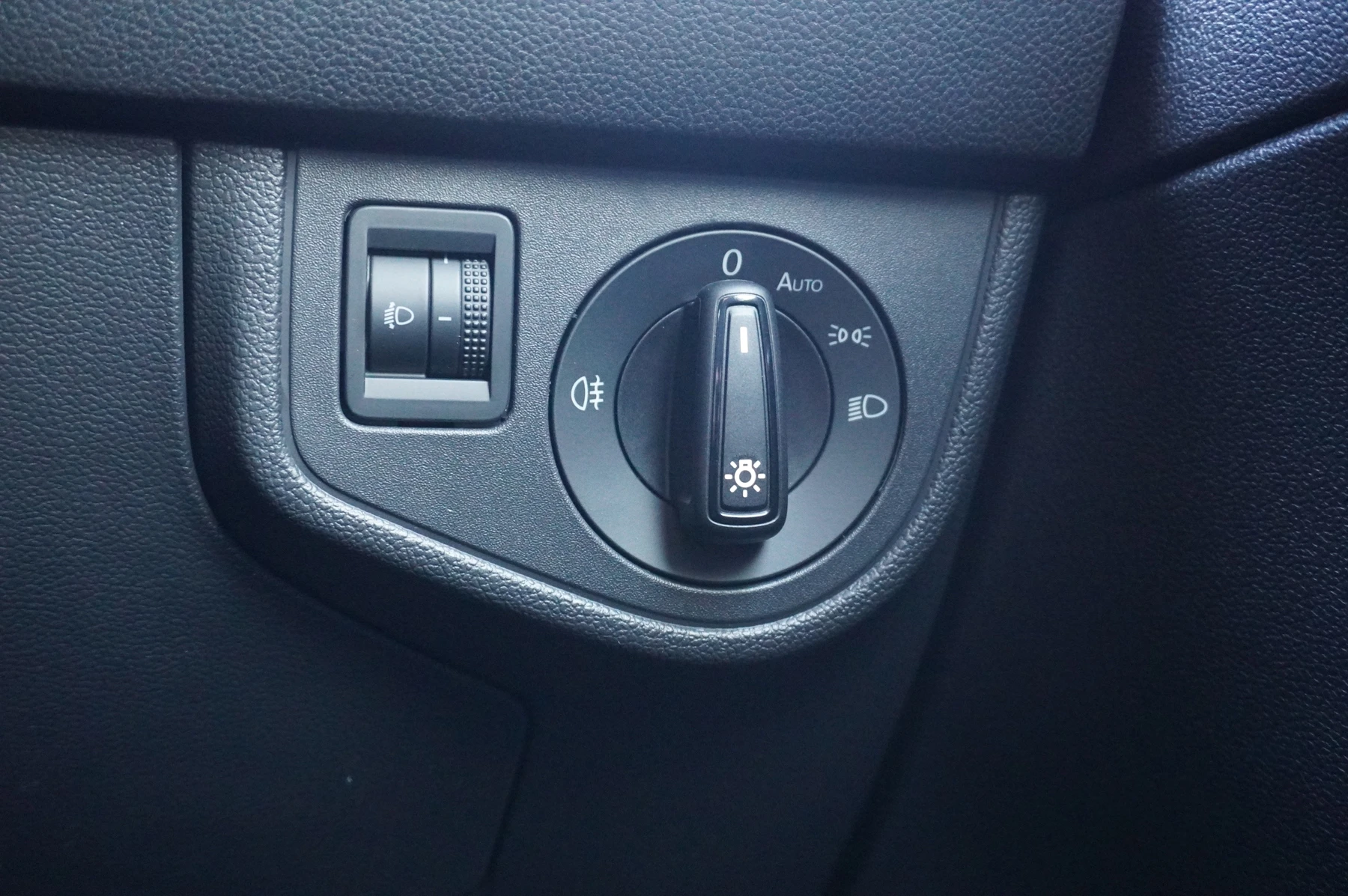 Volkswagen-Polo-image-31