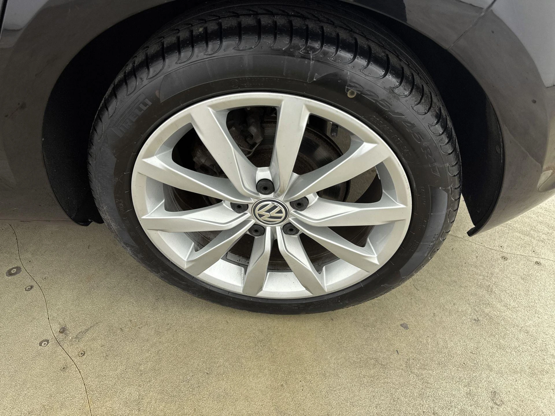 Volkswagen-Golf-image-9