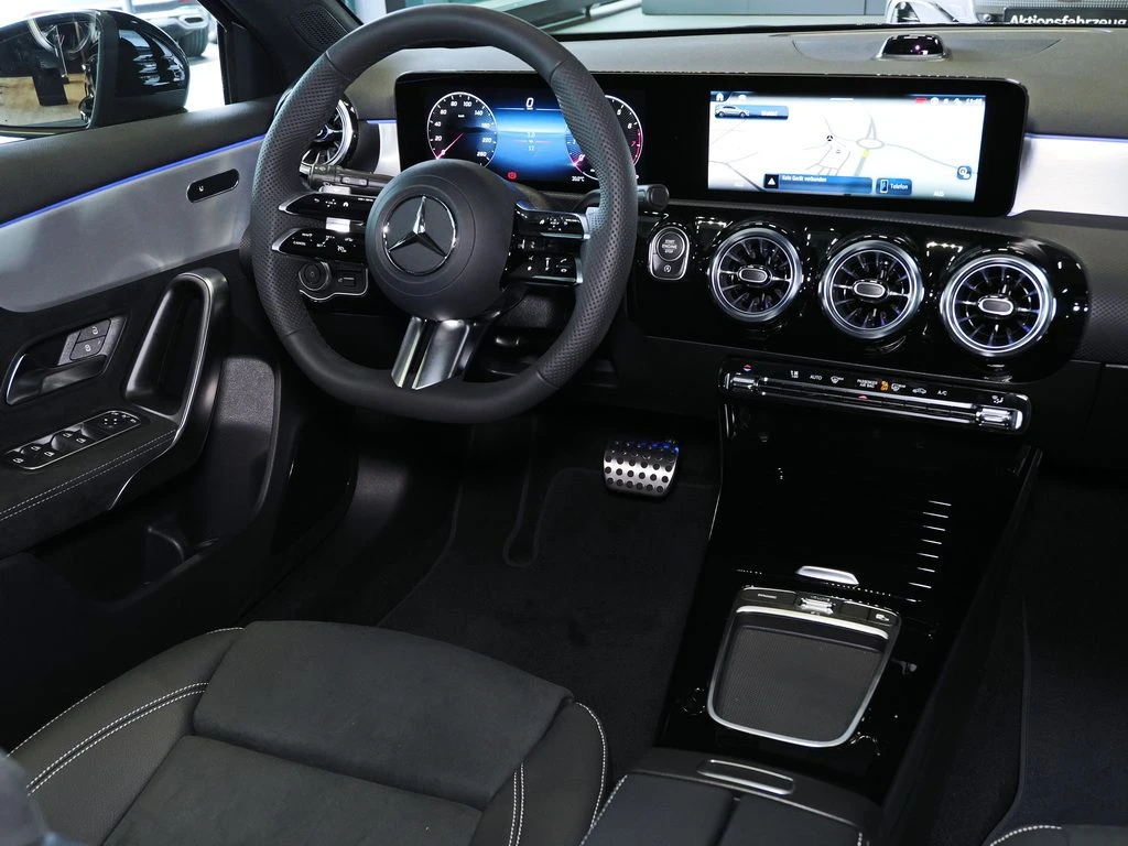 Mercedes-Benz-A-Klasse 180-image-8