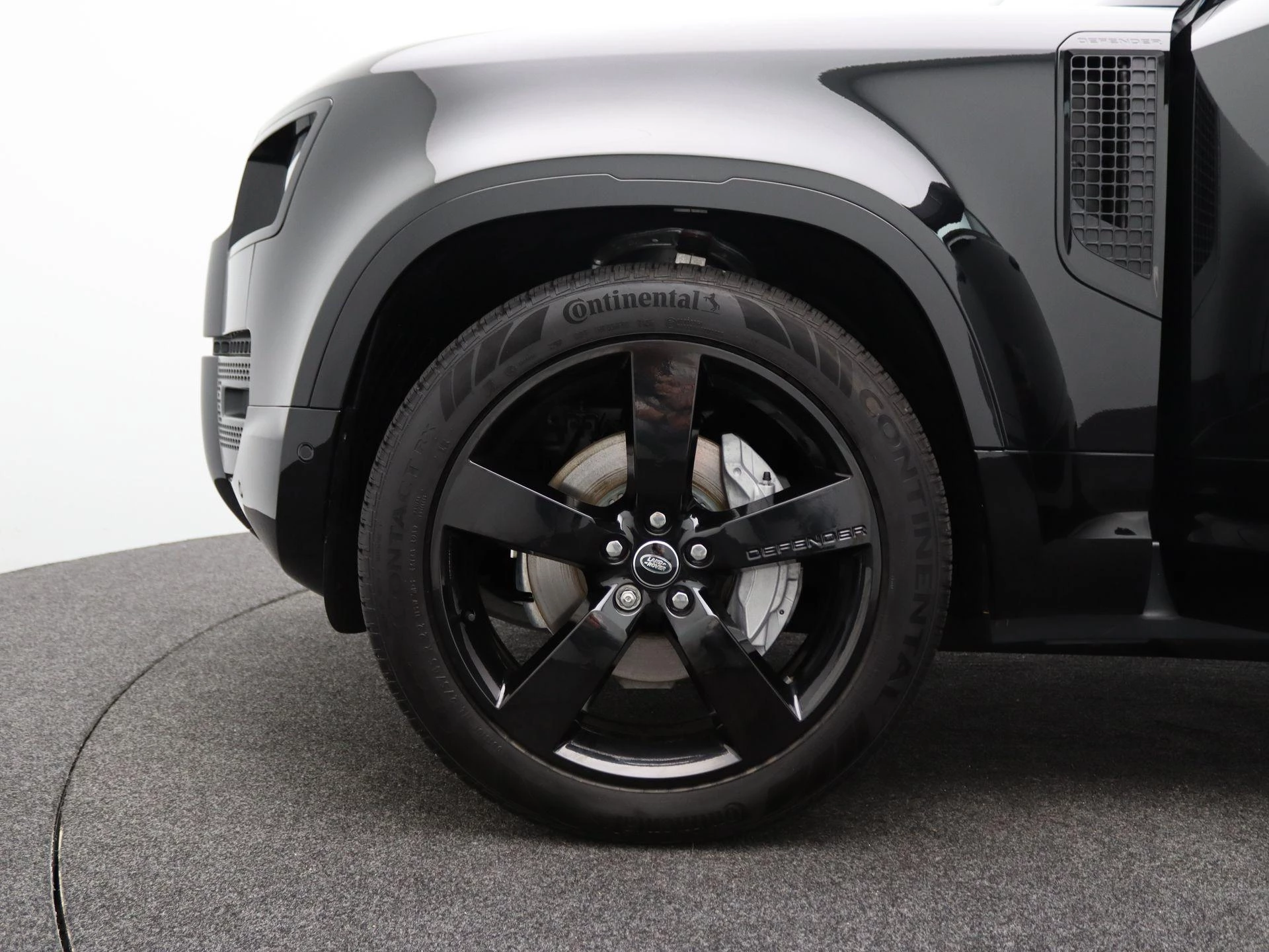 Land Rover-Defender-image-15