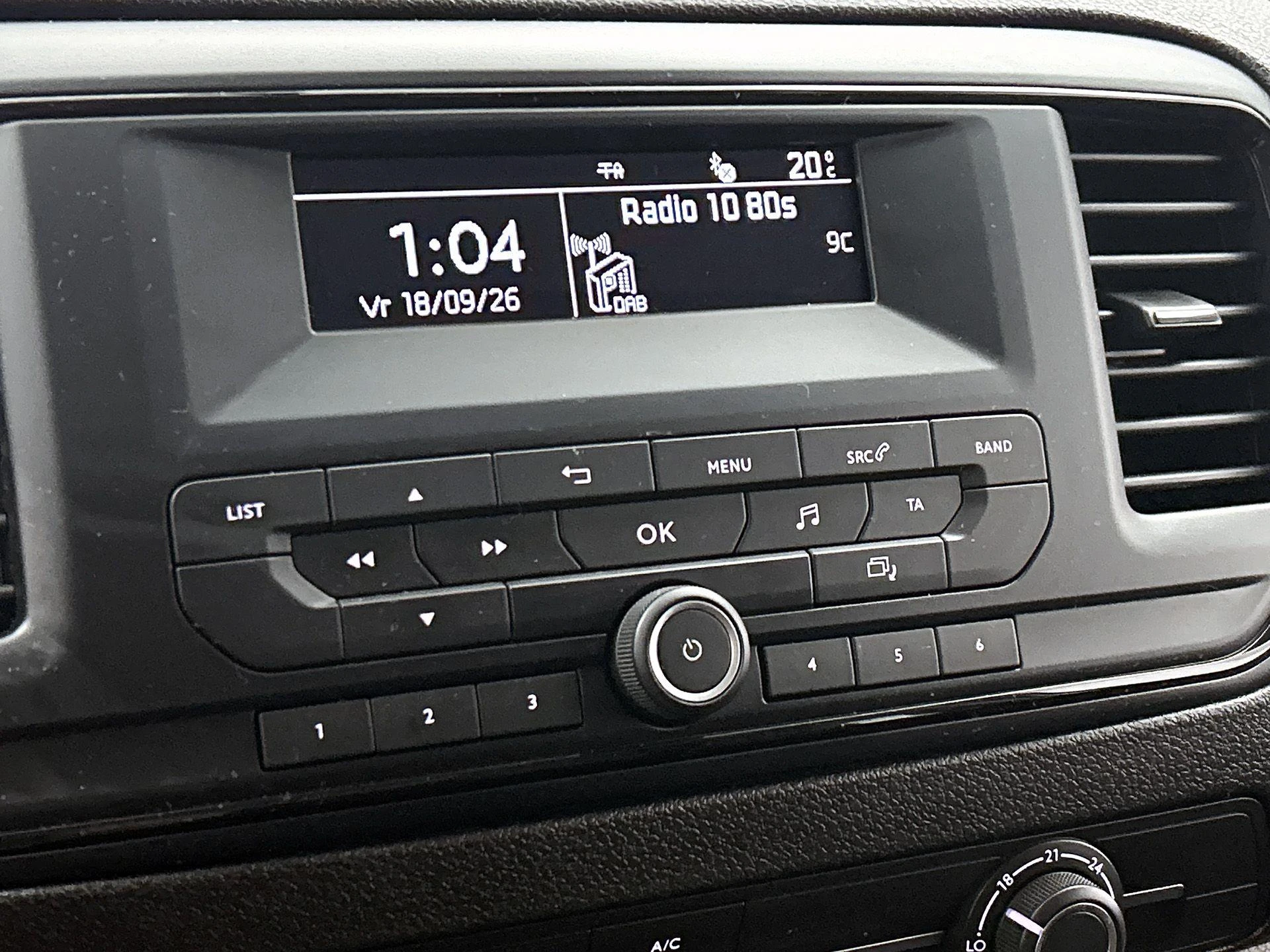 Opel-Vivaro-e-image-27