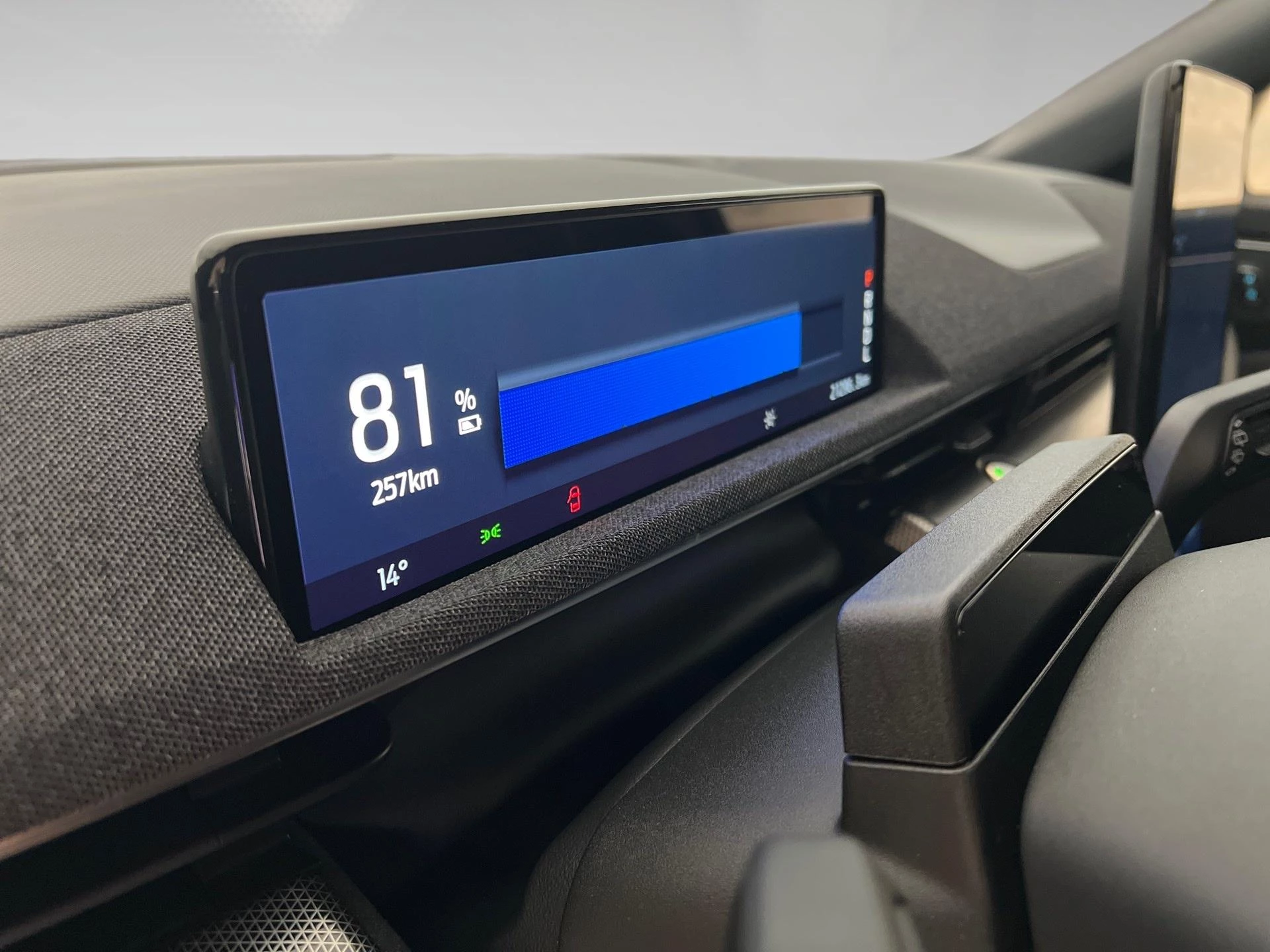 Ford-Mustang Mach-E-image-2