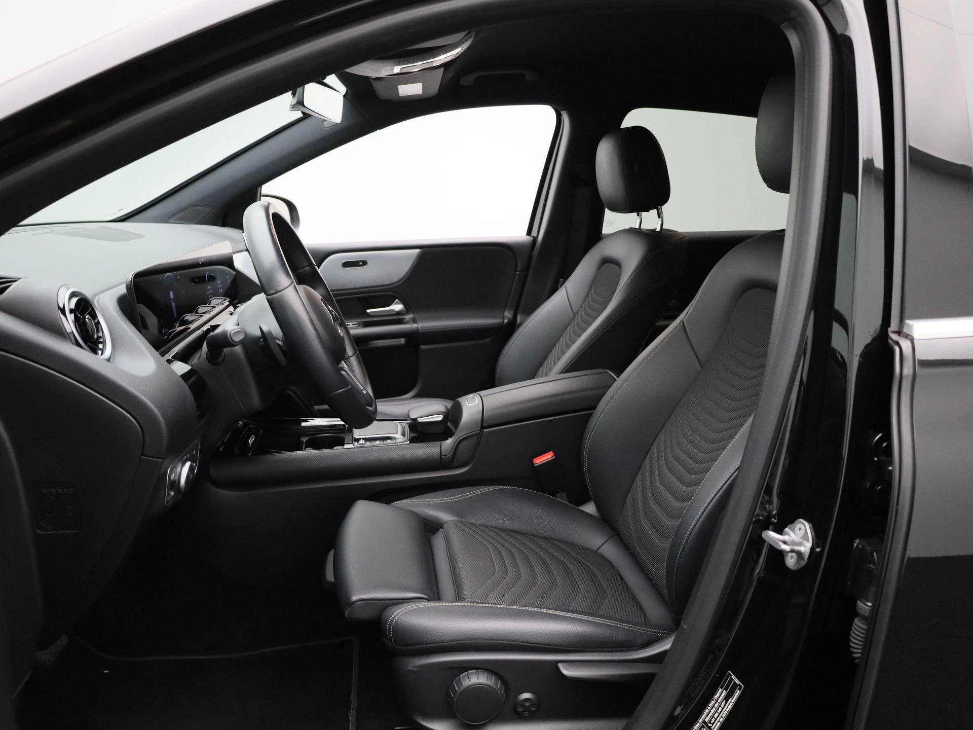 Mercedes-Benz-B-Klasse-image-8