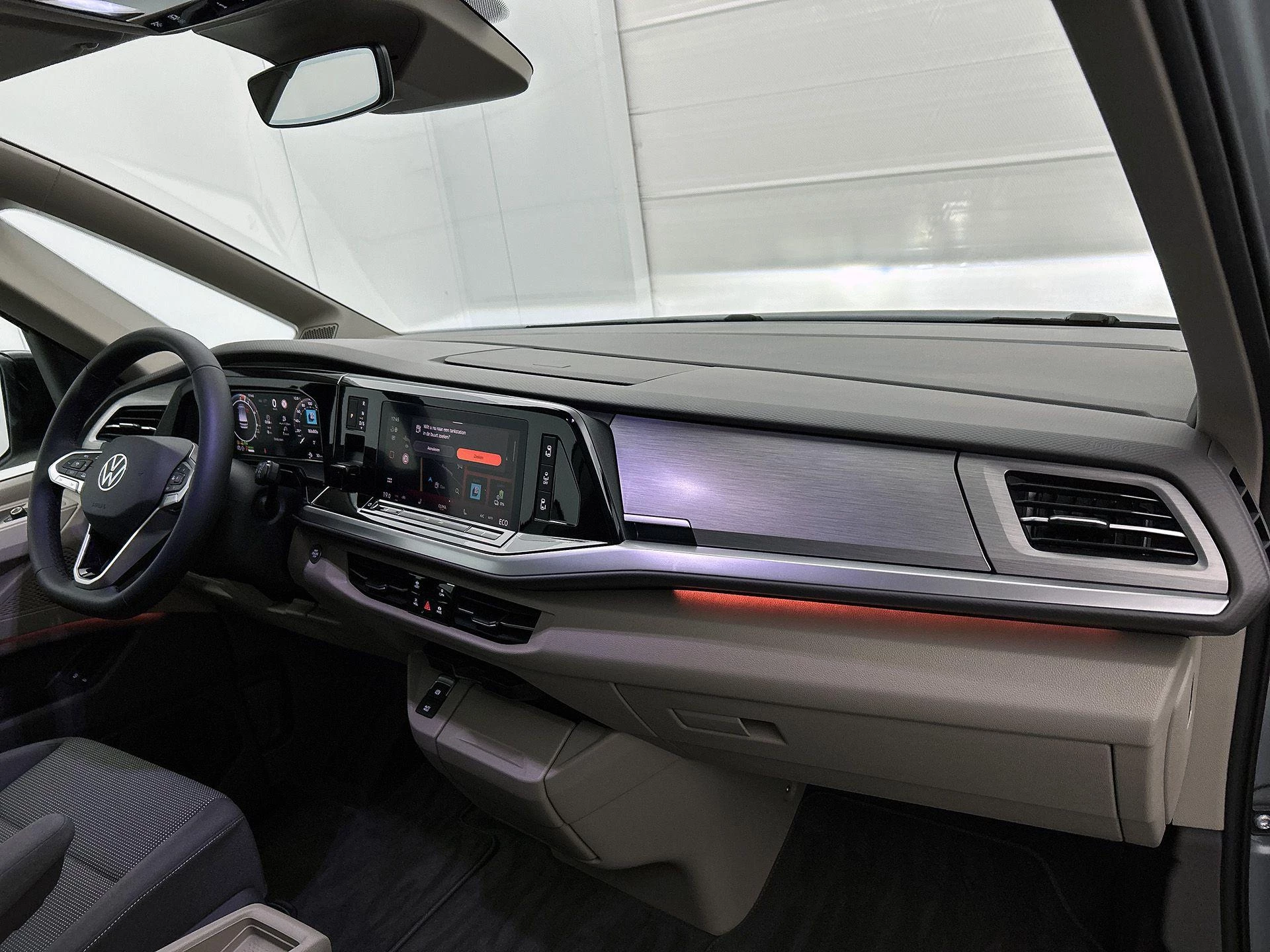 Volkswagen-Multivan-image-17